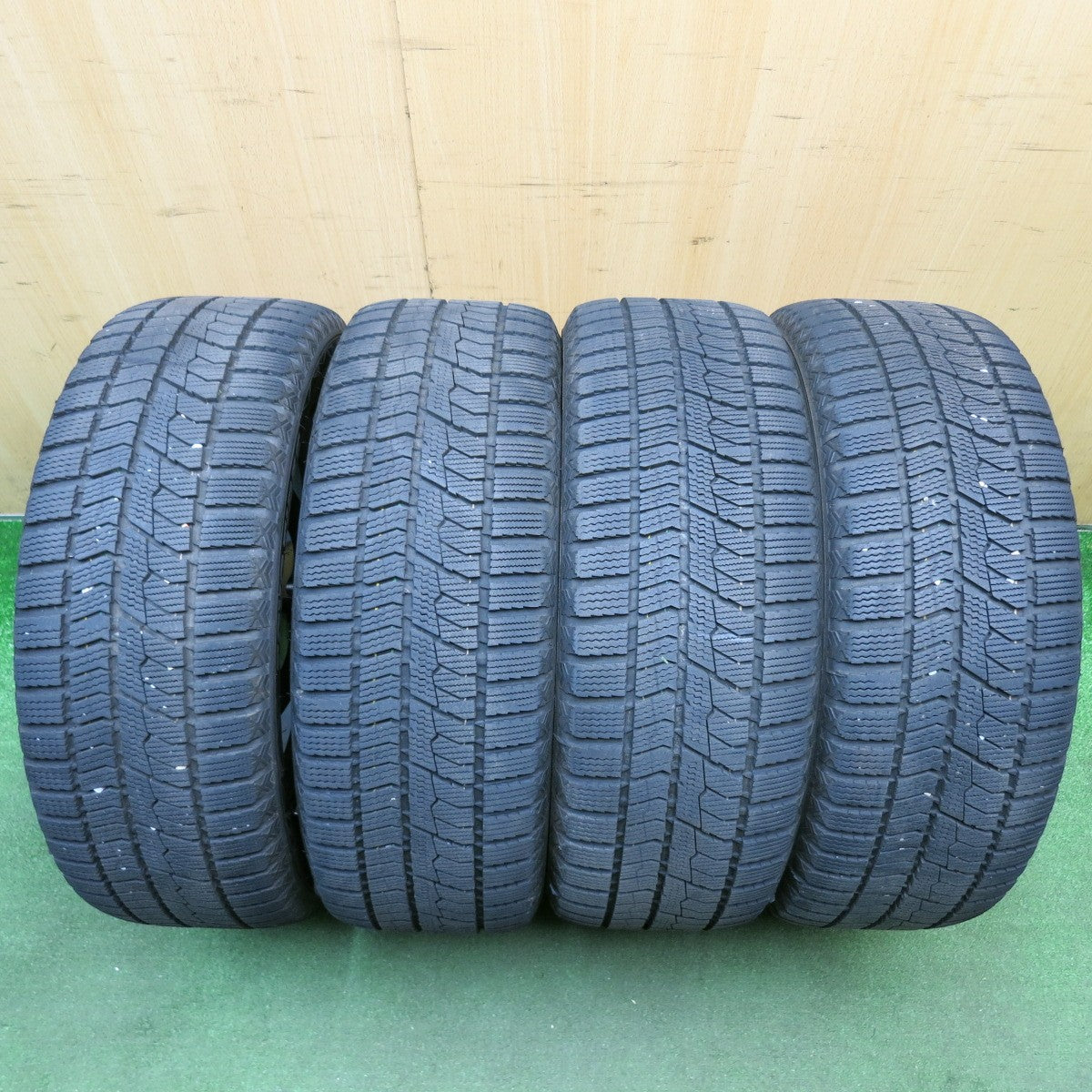 バリ溝！23年！キレイ！8.5分★スタッドレス 205/50R17 トーヨー オブザーブ GIZ2 VELVA SPORTZ ヴェルヴァ 17インチ PCD100/4H★6031510HAス
