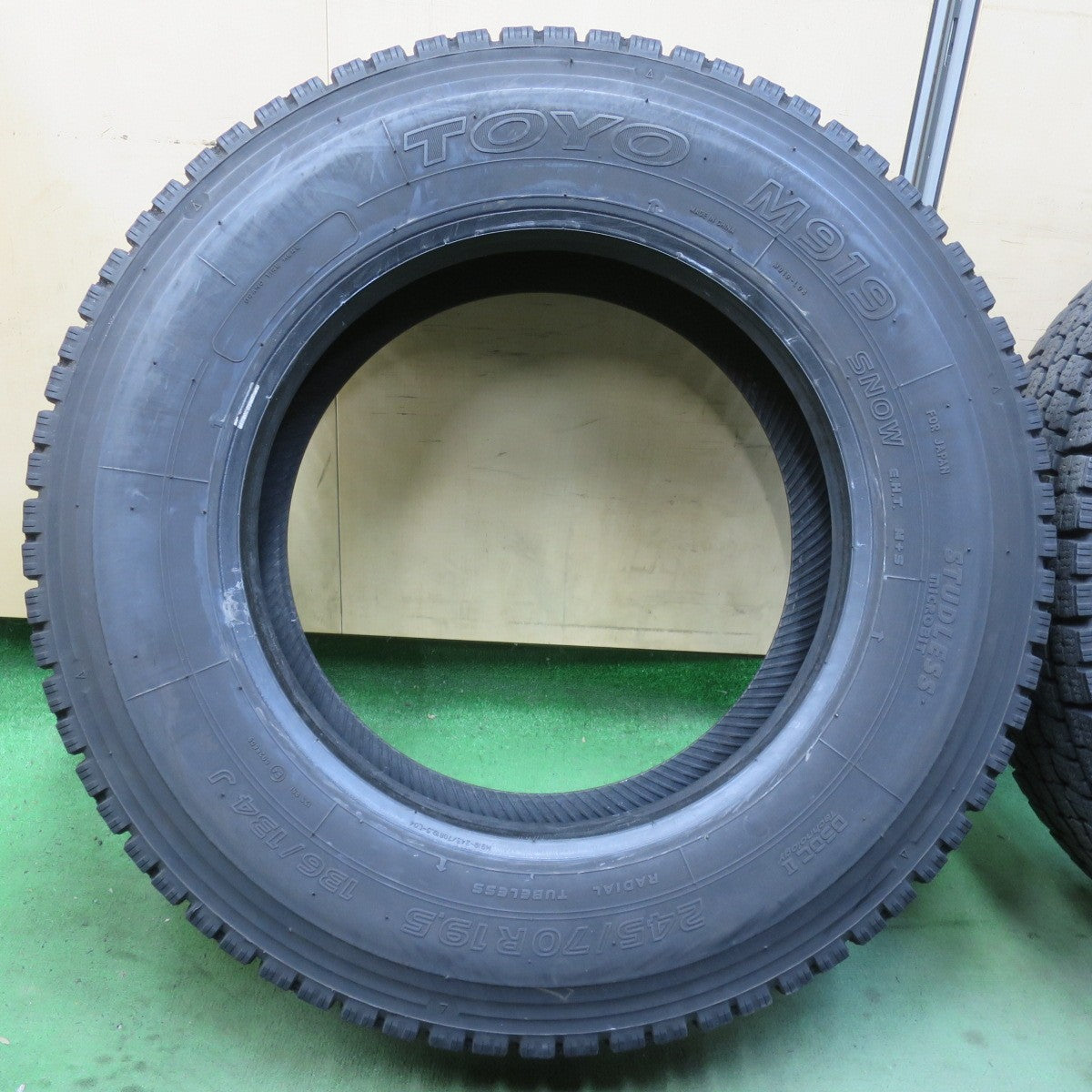 4本価格！22年★トラック タイヤ 245/70R19.5 136/134J スタッドレス トーヨー M919 19.5インチ★6031201イスタ