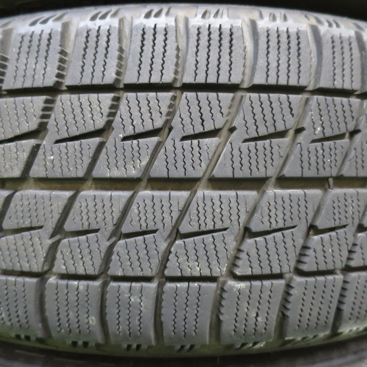 バリ溝！22年！キレイ！8.5分★スタッドレス 185/60R15 アイスエスポルテ VELVA CHARGE ヴェルヴァ PCD100/4H★4090310イス