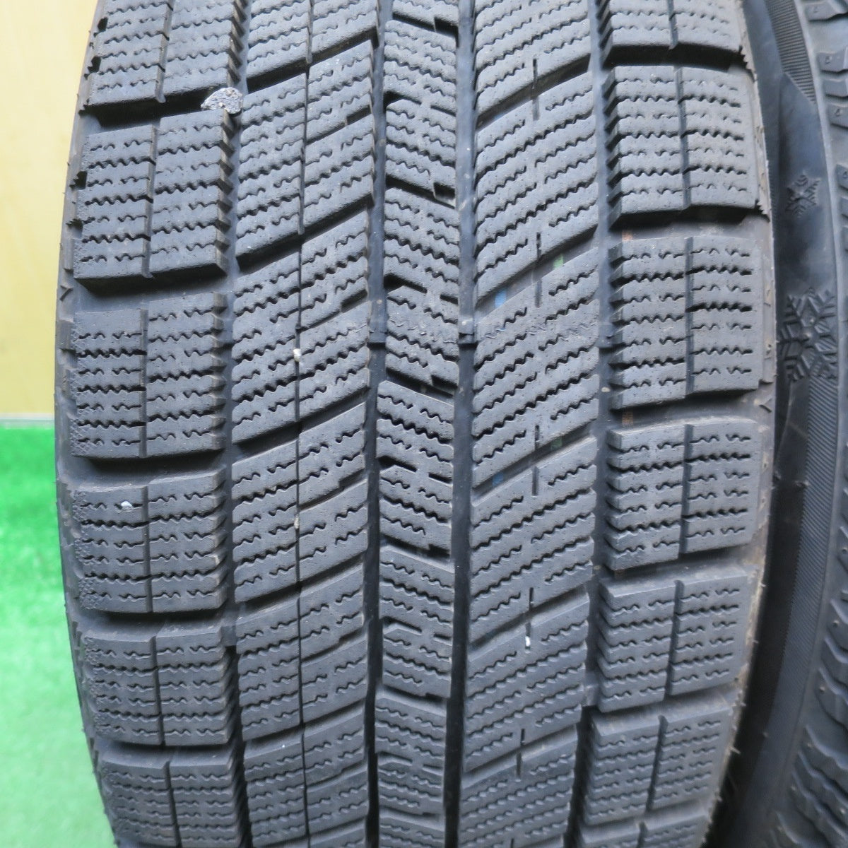 バリ溝！23年！キレイ！9.5分★スタッドレス 185/55R15 195/50R15 ハイフライ win-turi 216 ナンカン アイス アクティバ AW-1 RIVAZZA ENKEI リバッツァ エンケイ 15インチ PCD100/4H★6021106NJス
