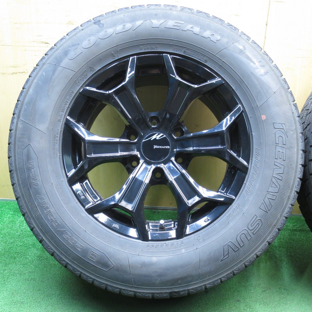 バリ溝！キレイ！8.5分★スタッドレス monarch CLIMATE 265/65R17 グッドイヤー アイスナビ SUV モナーク クライメイト 17インチ PCD139.7/6H★5053004NJス
