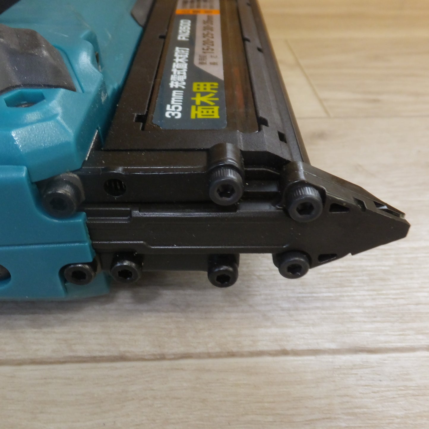 [送料無料] 美品★マキタ makita 35mm 充電式面木釘打 FN350DRG 18V 本体のみ★