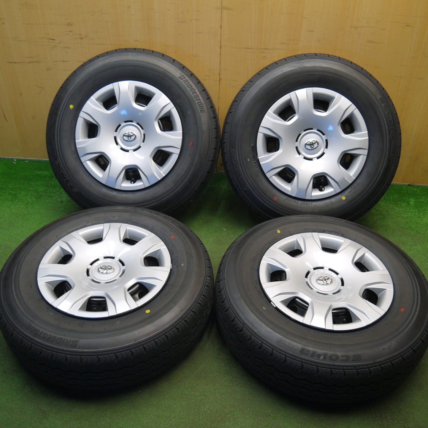 新車外し！25年★トヨタ 200系 ハイエース 純正 スチール 195/80R15 107/105S ブリヂストン エコピア RD613 15インチ PCD139.7/6H★6031105Hノ