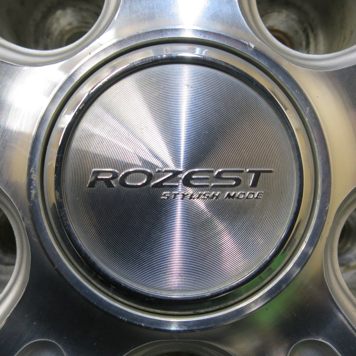 バリ溝！9.5分★スタッドレス 215/70R16 ダンロップ ウインターマックス SJ8 ROZEST ローゼスト 16インチ PCD114.3/5H★5030603イス