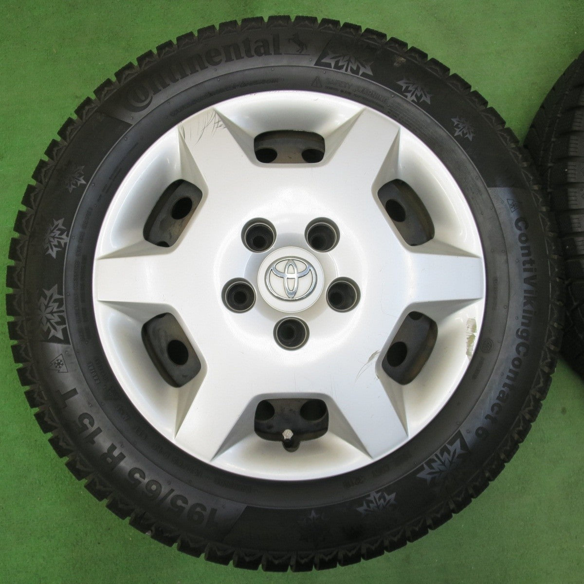 超バリ溝！9.5分以上★トヨタ ノア ヴォクシー 純正 スチール 195/65R15 スタッドレス コンチネンタル コンチバイキング コンタクト6 15インチ PCD114.3/5H★5022709イス