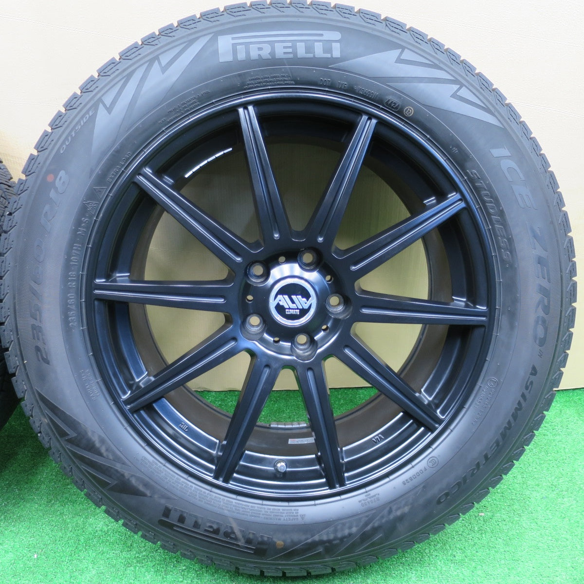 バリ溝！24年！キレイ！9.5分★スタッドレス 235/60R18 ピレリ アイスゼロ アシンメトリコ ALIA CLIMATE アリア クライメイト 18インチ PCD114.3/5H★5112903NKス