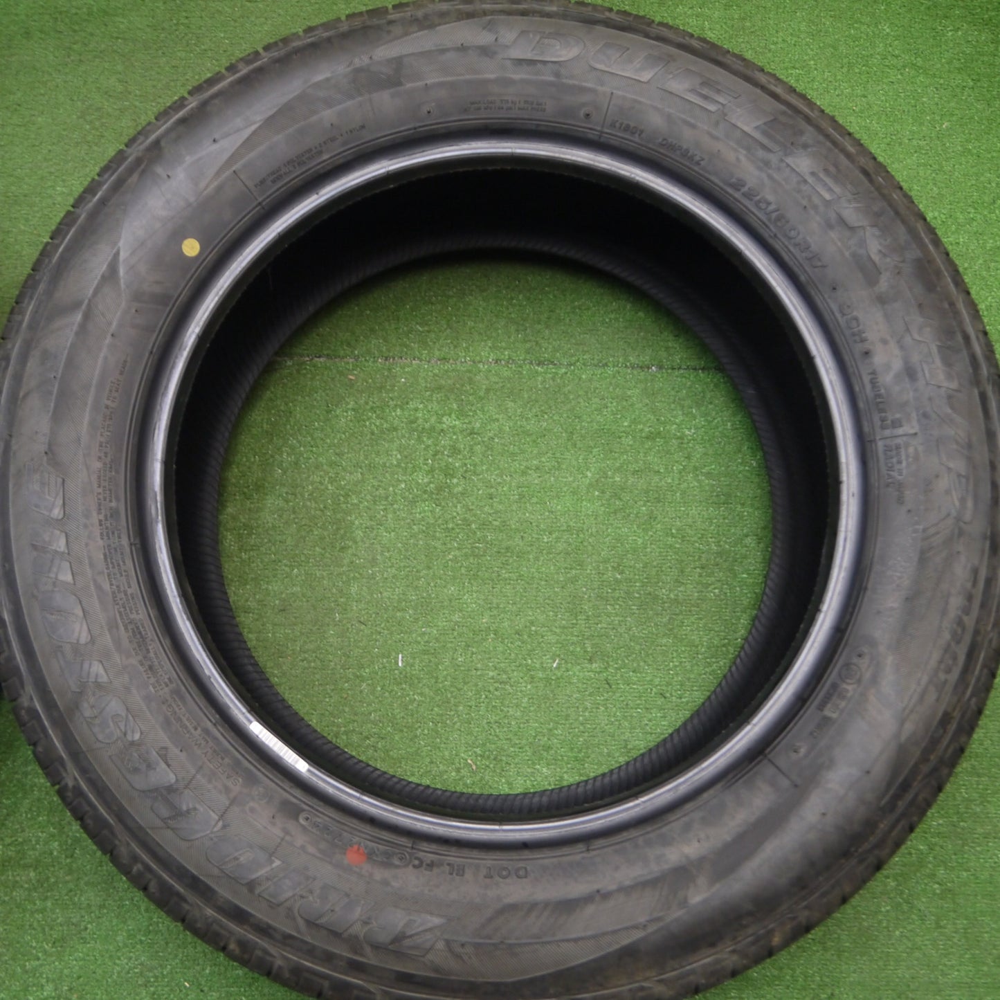 [送料無料] バリ溝！24年！9.5分★225/60R17 ブリヂストン デューラー H/P SPORT タイヤ 17インチ レガシィ アウトバック フォレスター 等★4122504Hノタ