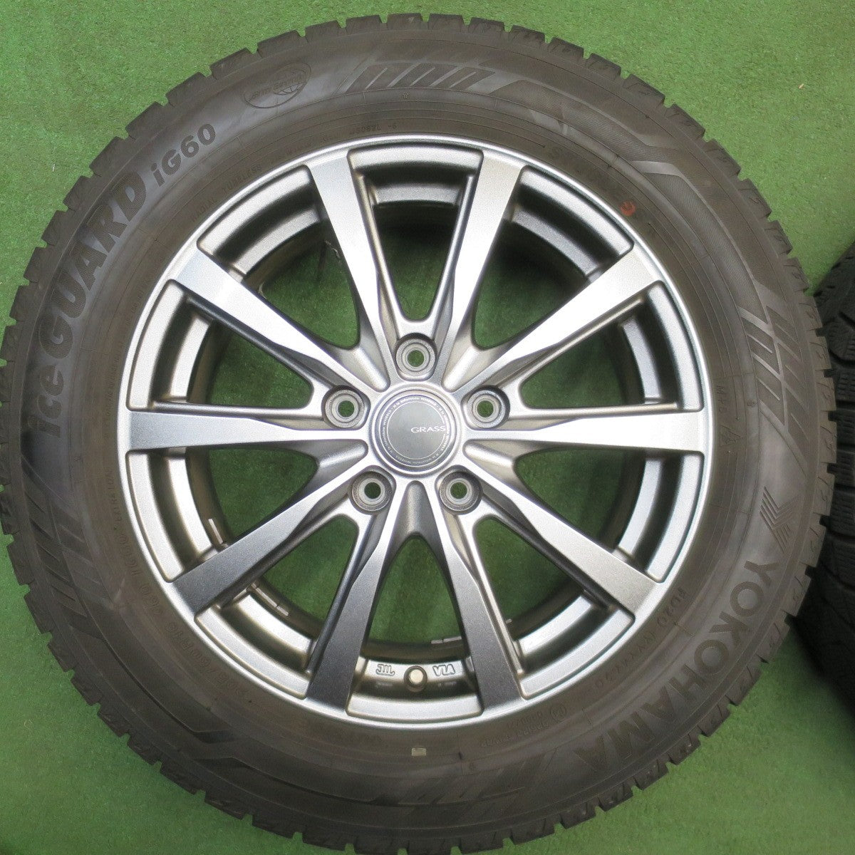 バリ溝！キレイ！9分★スタッドレス 205/60R16 ヨコハマ アイスガード iG60 GRASS グラス 16インチ PCD114.3/5H★6021803NJス