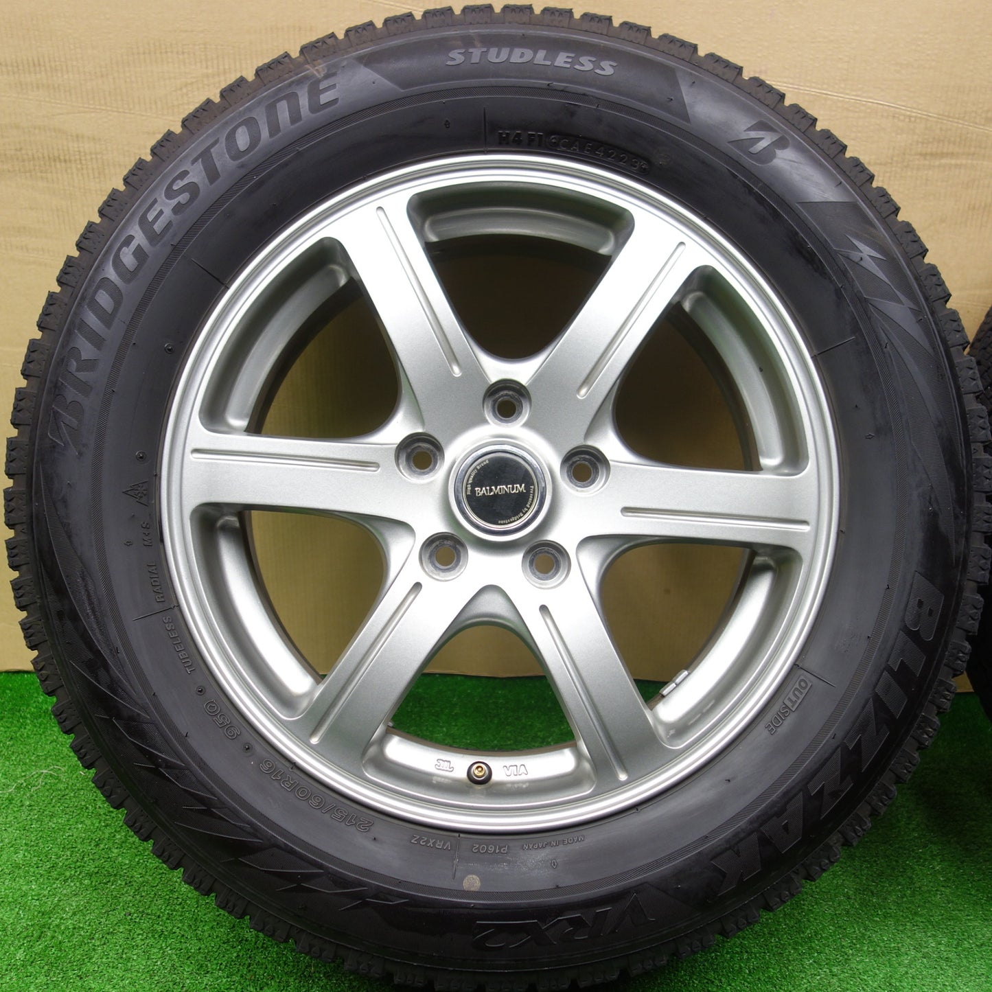 バリ溝！23年！キレイ！9分★スタッドレス 215/60R16 ブリヂストン ブリザック VRX2 BALMINUM GR6 バルミナ 16インチ PCD114.3/5H★5120803KTス