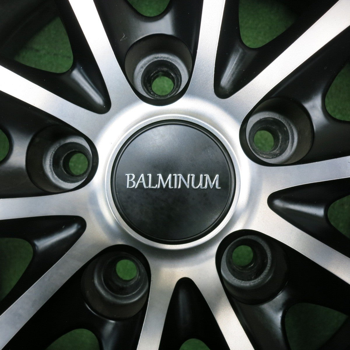 バリ溝！23年！キレイ！9.5分★スタッドレス 225/45R18 ブリヂストン ブリザック VRX3 BALMINUM バルミナ 18インチ PCD114.3/5H★5011904NJス
