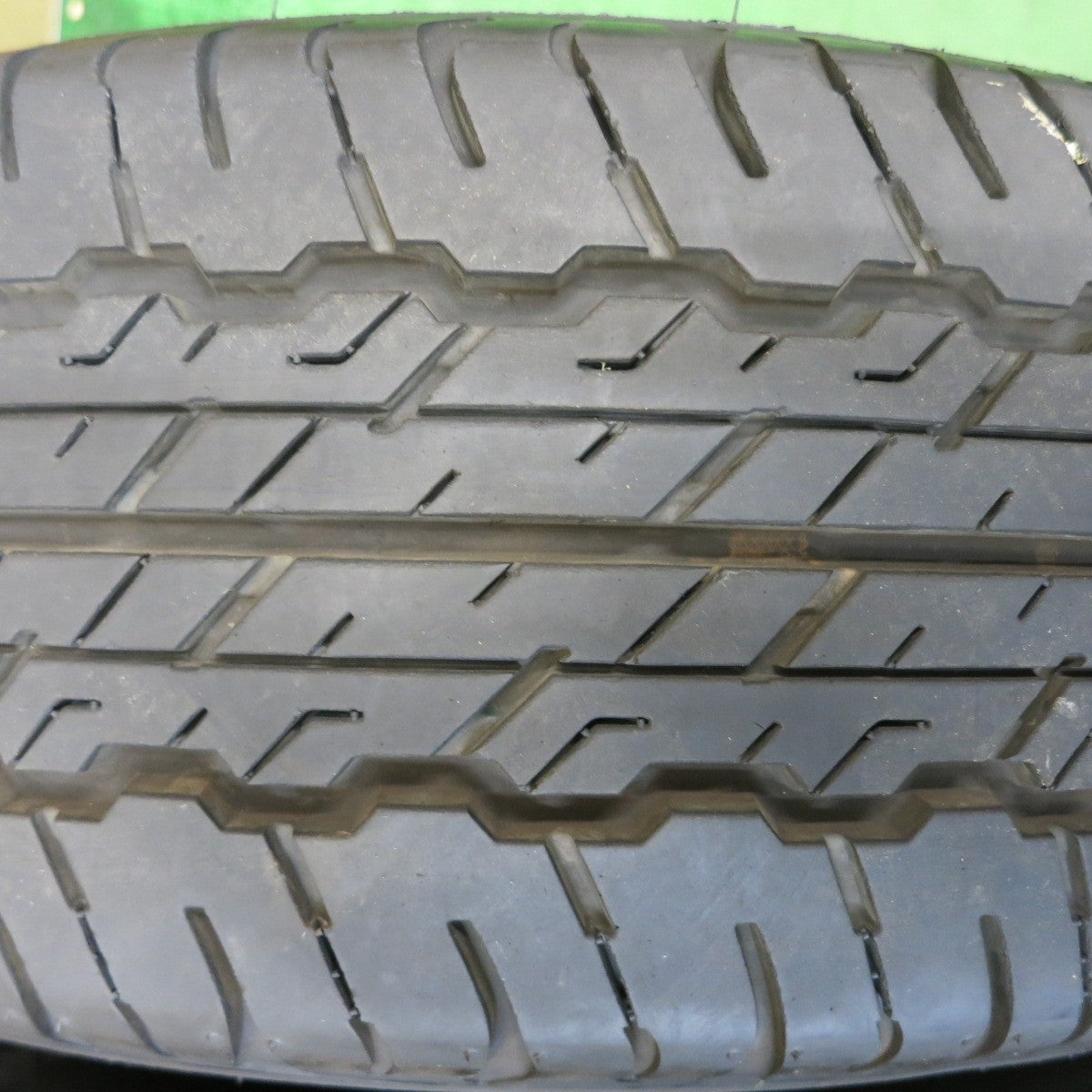 バリ溝！23年！キレイ！8.5分◎スズキ ジムニー シエラ 純正 スチール 195/80R15 ダンロップ AT20 グラントレック 15インチ PCD139.7/5H◎6081414HAノ