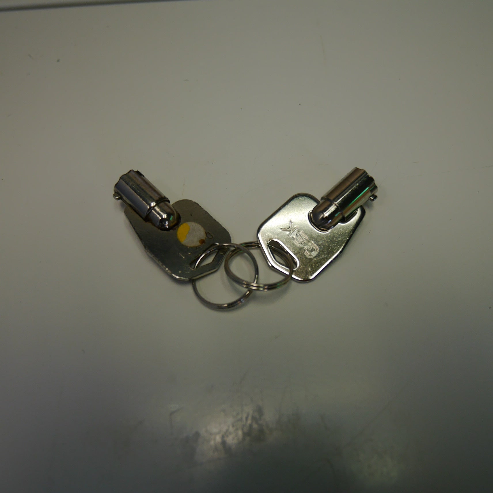 送料無料] 鍵2個付き☆DAITO ダイト 手動式 自動 販売機 DF-5 トレカ