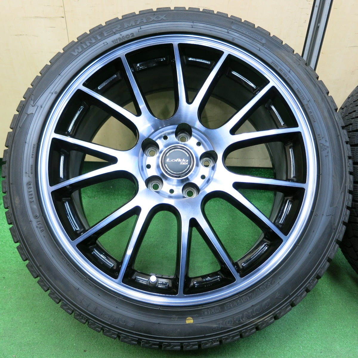 *送料無料* バリ溝！キレイ！9.5分★スタッドレス 225/45R18 ダンロップ ウインターマックス WM02 Lofida XM14 18インチ PCD114.3/5H★4050806イス