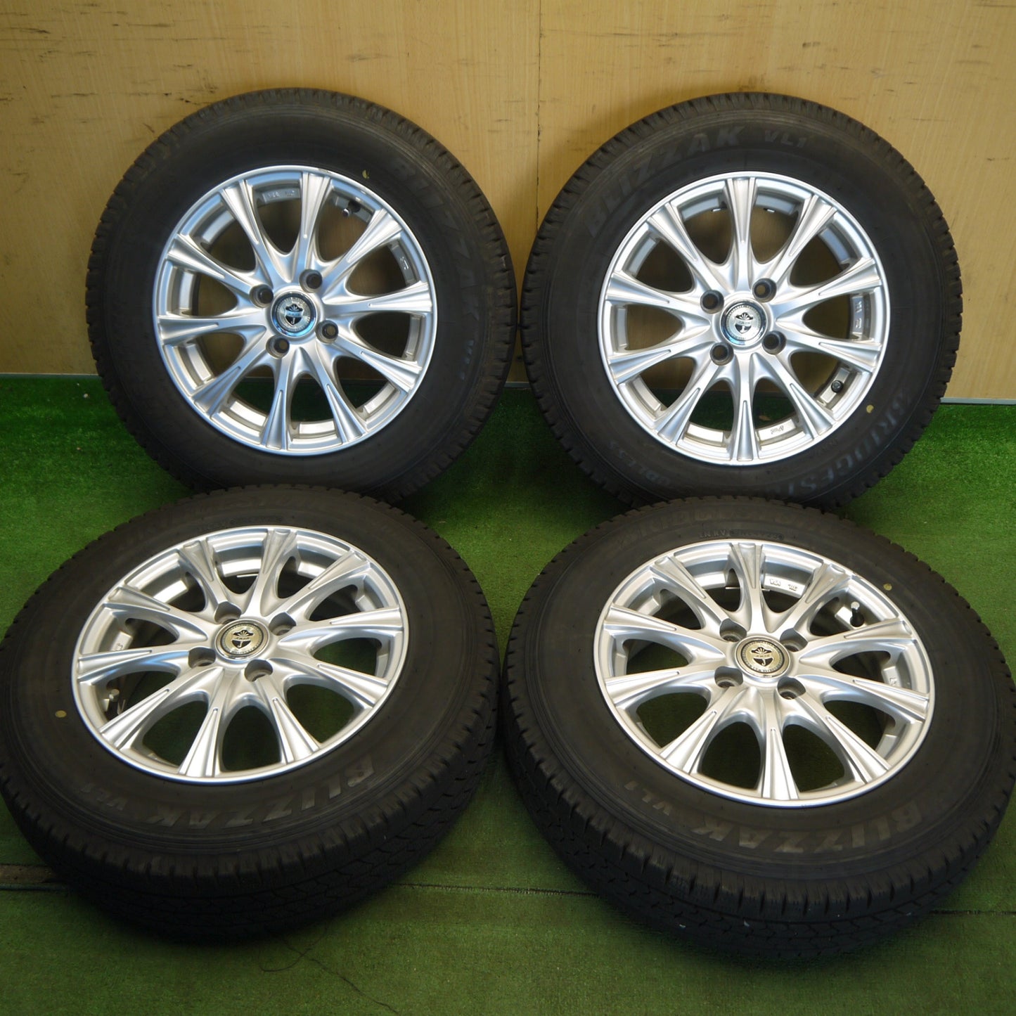 バリ溝！23年！8.5分★スタッドレス 155/80R14 88/86N ブリヂストン ブリザック VL1 JOKER ジョーカー 14インチ PCD100/4H★6052704Hス