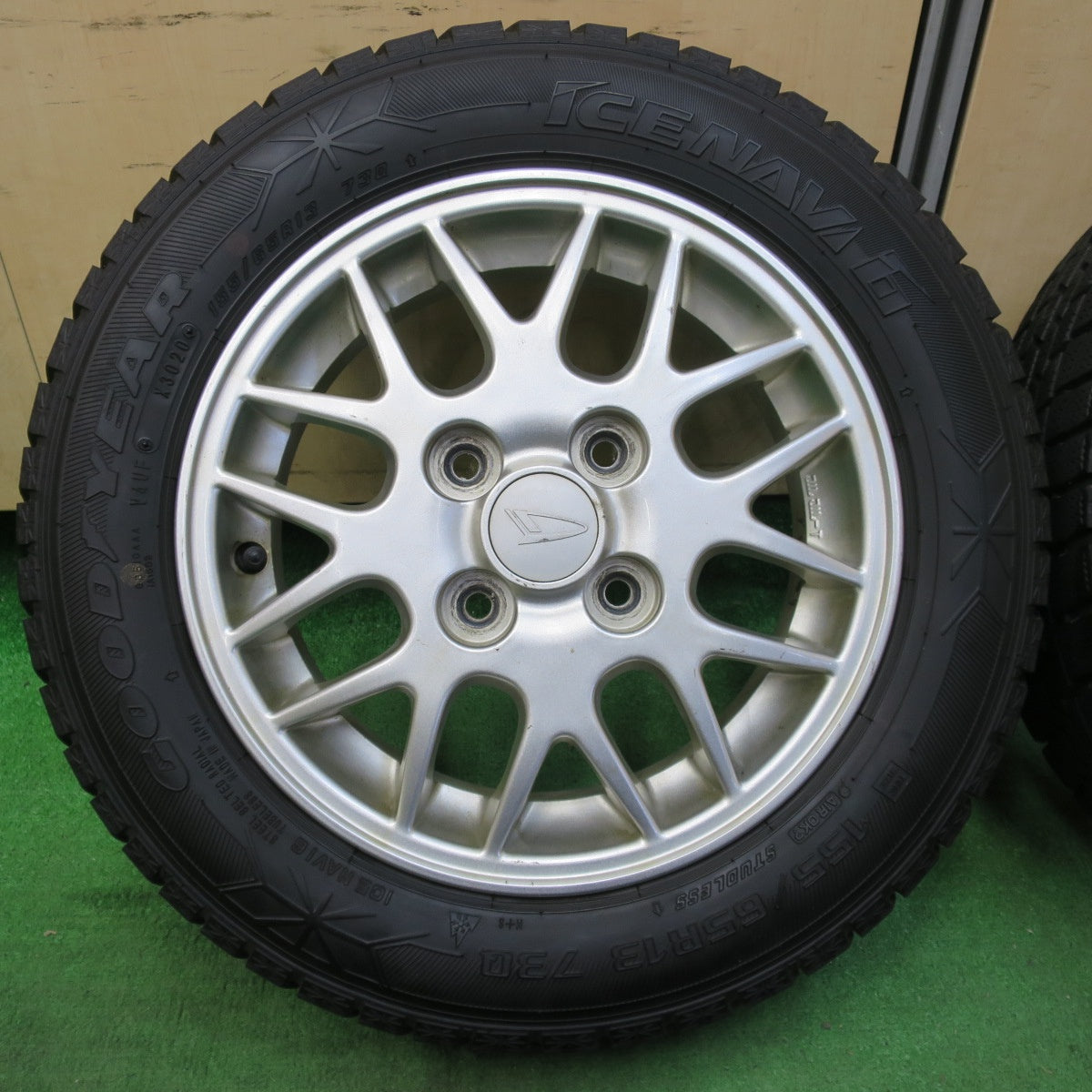 [送料無料] バリ溝！20年！9分★ダイハツ MAX エッセ ミラ 等 純正 155/65R13 スタッドレス グッドイヤー アイスナビ6 13インチ PCD100/4H★4103008イス