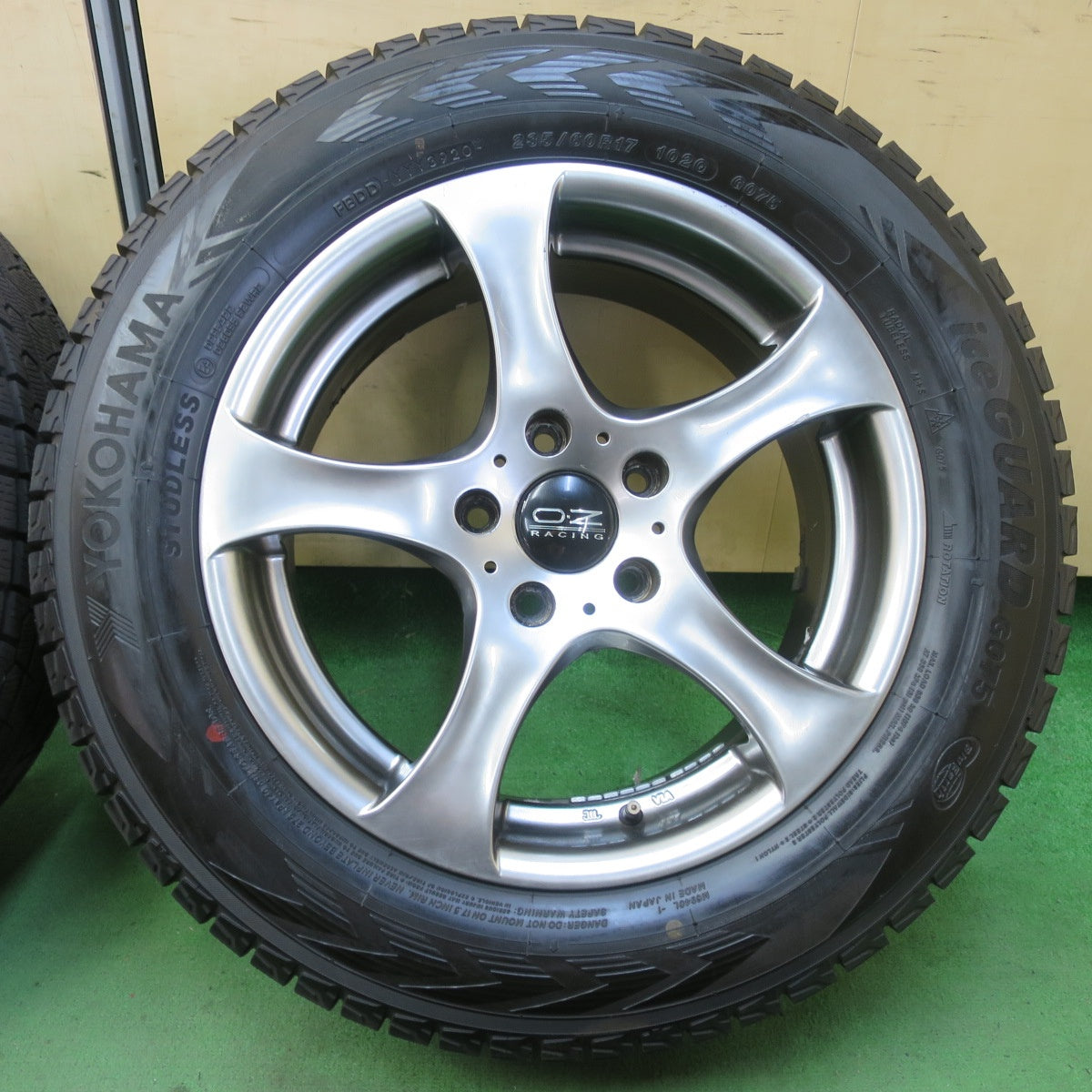 バリ溝！ほぼ10分★BMW 等 EURODESIGN O・Z 235/60R17 スタッドレス ヨコハマ アイスガード G075 17インチ ユーロデザイン PCD120/5H★5052701イス