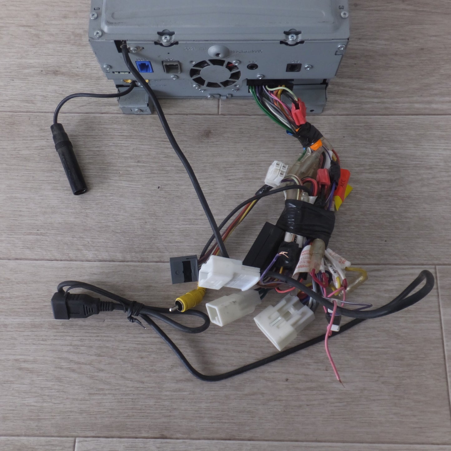 [送料無料] ★ケンウッド KENWOOD メモリーナビゲーション MDV-D405BTW(3)★
