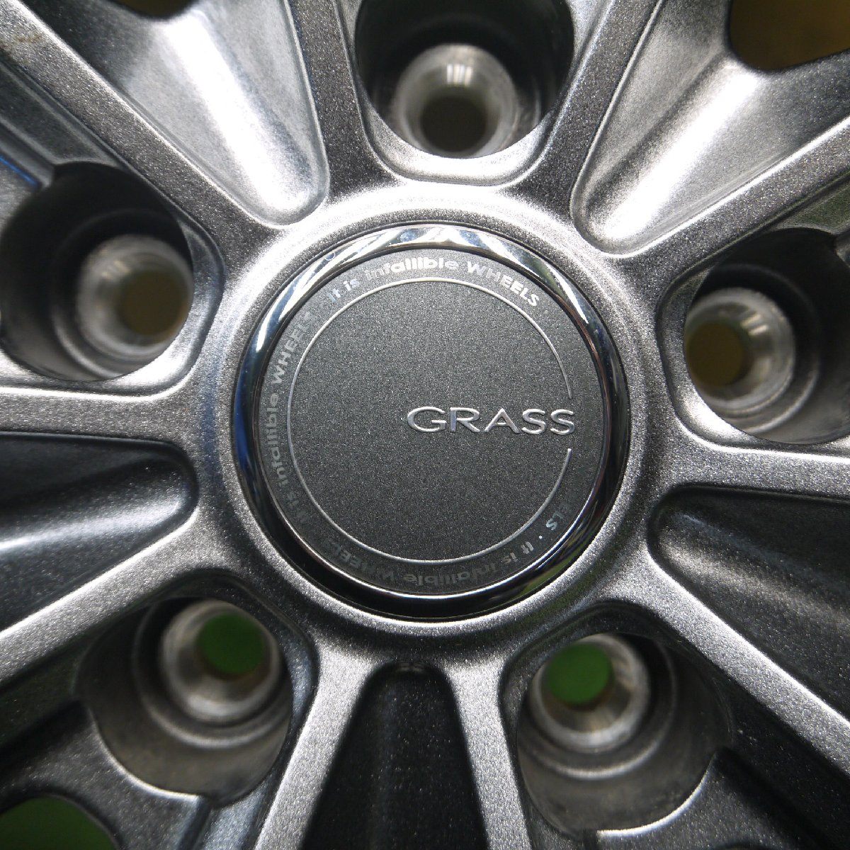 キレイ！★スタッドレス 225/55R17 ヨコハマ アイスガード iG60 GRASS グラス 17インチ PCD114.3★3110809Hス