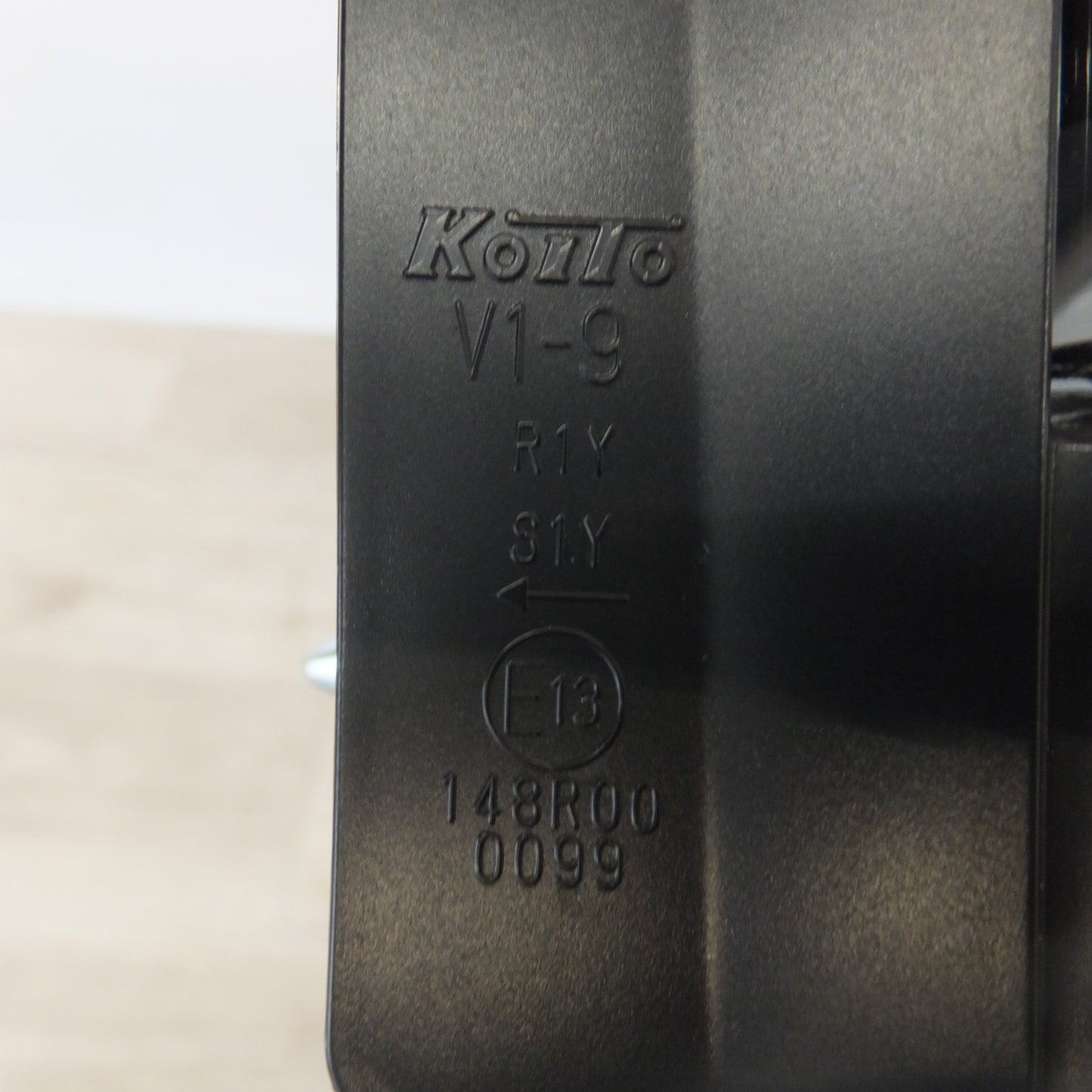 [送料無料] 美品★トヨタ TOYOTA 純正 ヴォクシー 90系 SZグレード テールライト KOITO V1-8 V1-9 4点 セット★