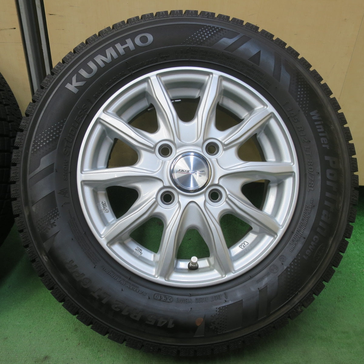 バリ溝！キレイ！9.5分◎スタッドレス 145R12 80/78L クムホ ウインター PorTran CE61 VAN JOKER ジョーカー 12インチ PCD100/4H◎6091101イス