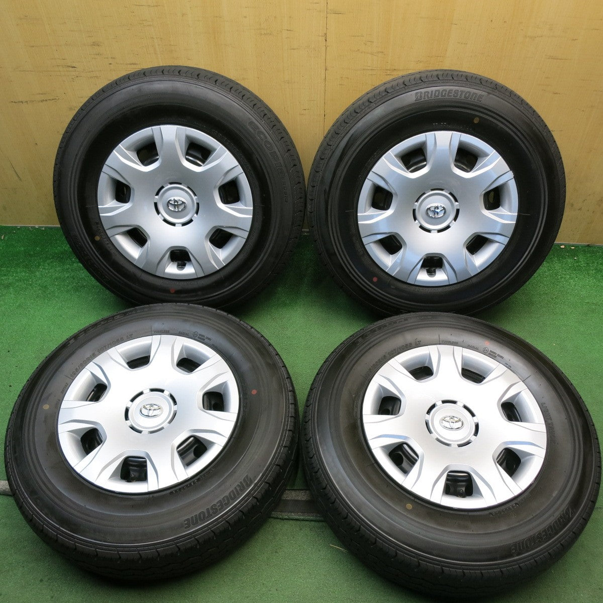 新車外し！26年◎トヨタ 200系 ハイエース 純正 スチール 195/80R15 107/105S ブリヂストン エコピア RD613 15インチ PCD139.7/6H◎6082206HAノ