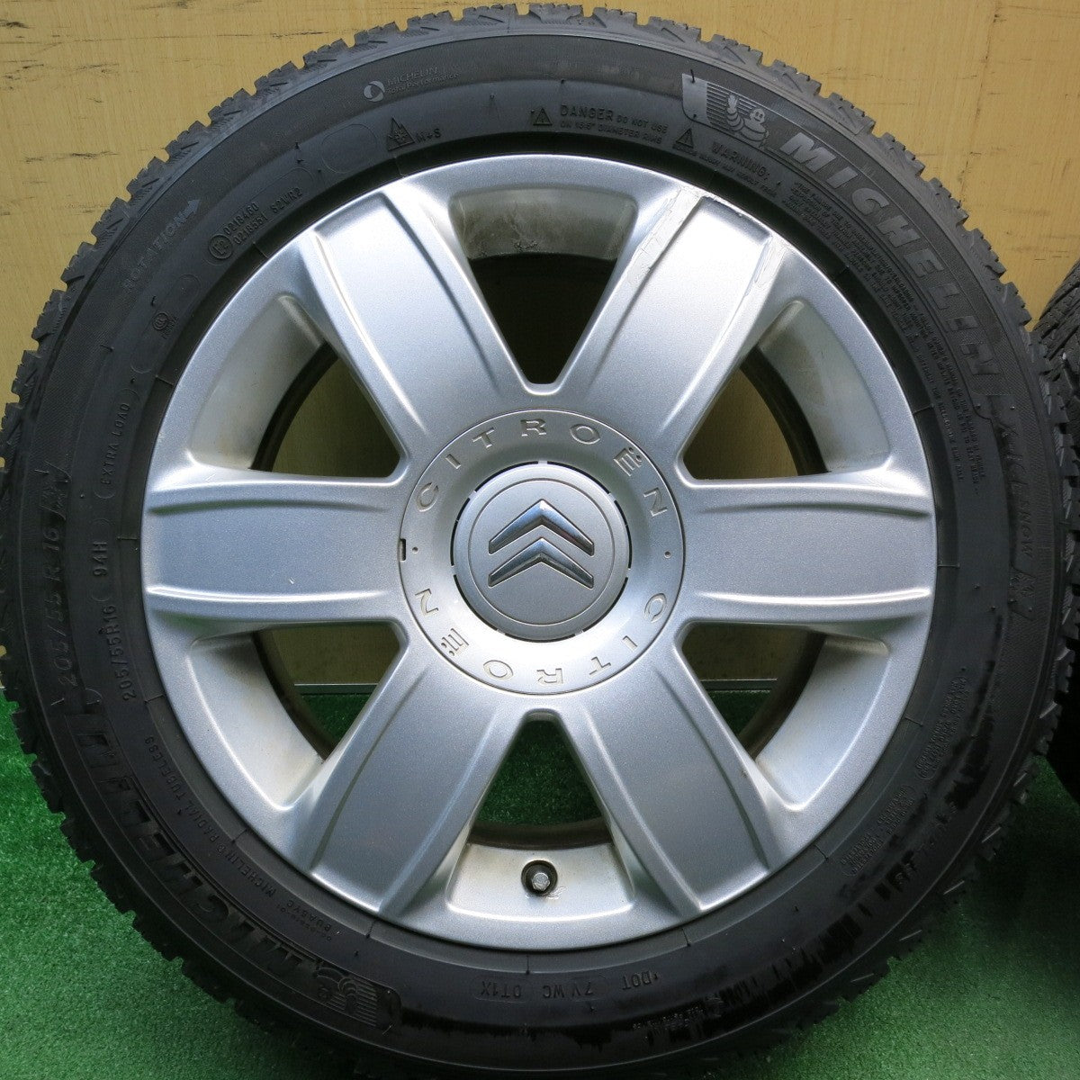 バリ溝！8.5分★シトロエン C4 純正 205/55R16 スタッドレス ミシュラン X-ICE SNOW 16インチ PCD108/4H★6041805HAス