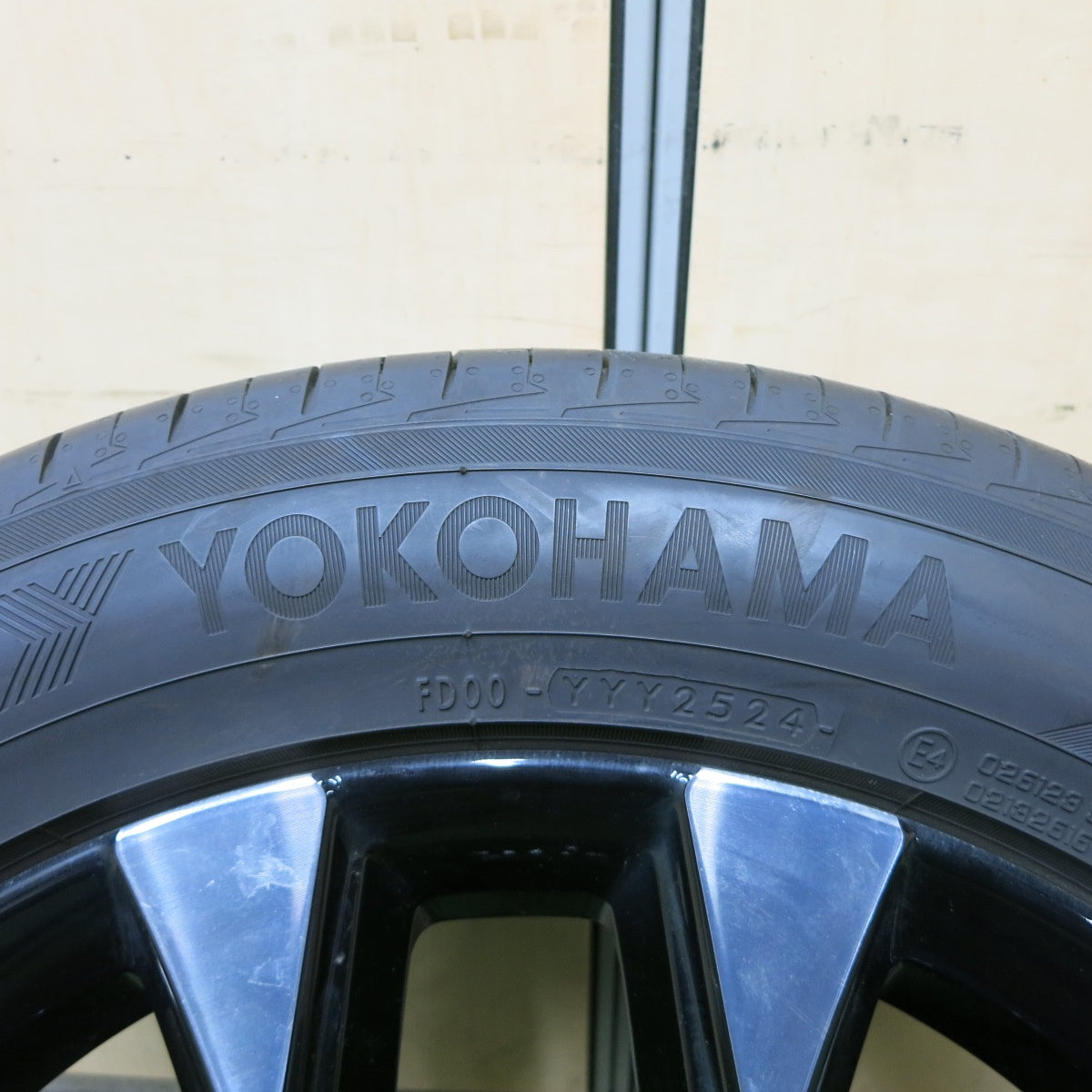バリ溝！24年！9.5分！1本★ホンダ ZR-V Zグレード 純正 225/55R18 ヨコハマ アドバン dB V552 18インチ PCD114.3/5H★5051601ナノ