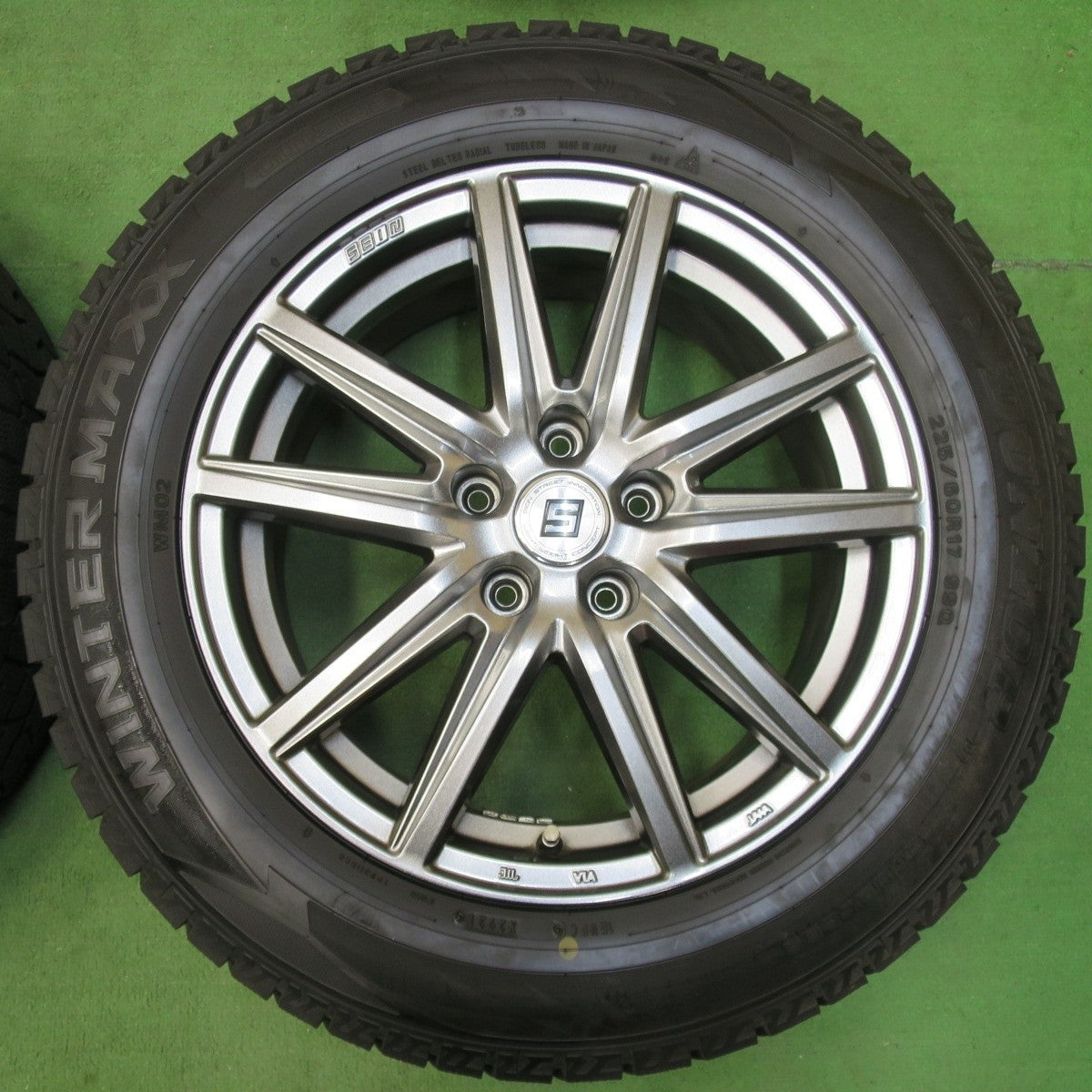 バリ溝！21年！キレイ！9.5分★スタッドレス 225/60R17 ダンロップ ウインターマックス WM02 SEIN ザイン 17インチ PCD114.3/5H★5011702イス