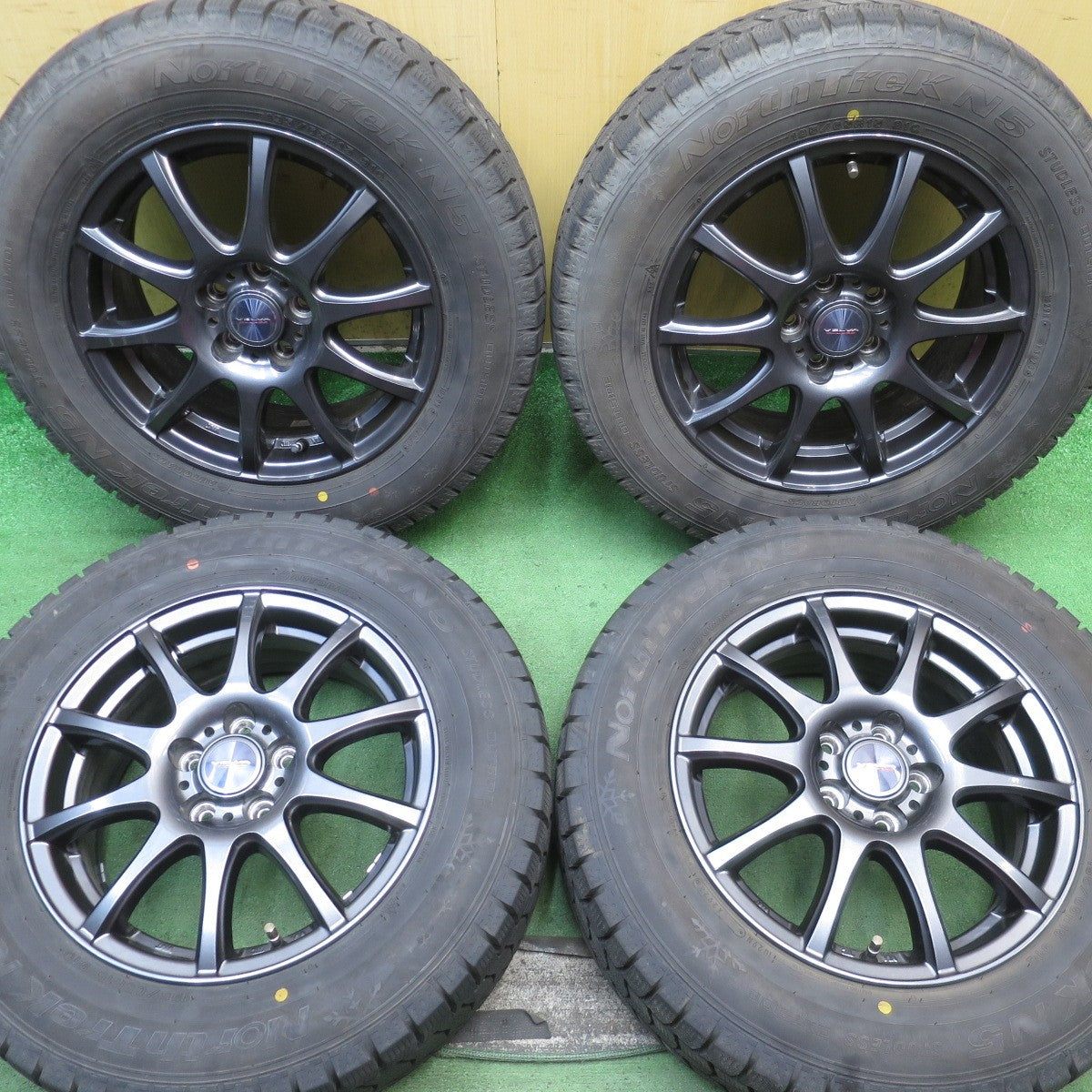 バリ溝！23年！キレイ！9.5分◎プリウス 等 195/65R15 スタッドレス オートバックス ノーストレック N5 VELVA CHARGE ヴェルヴァ 15インチ PCD100/5H◎6090703NJス
