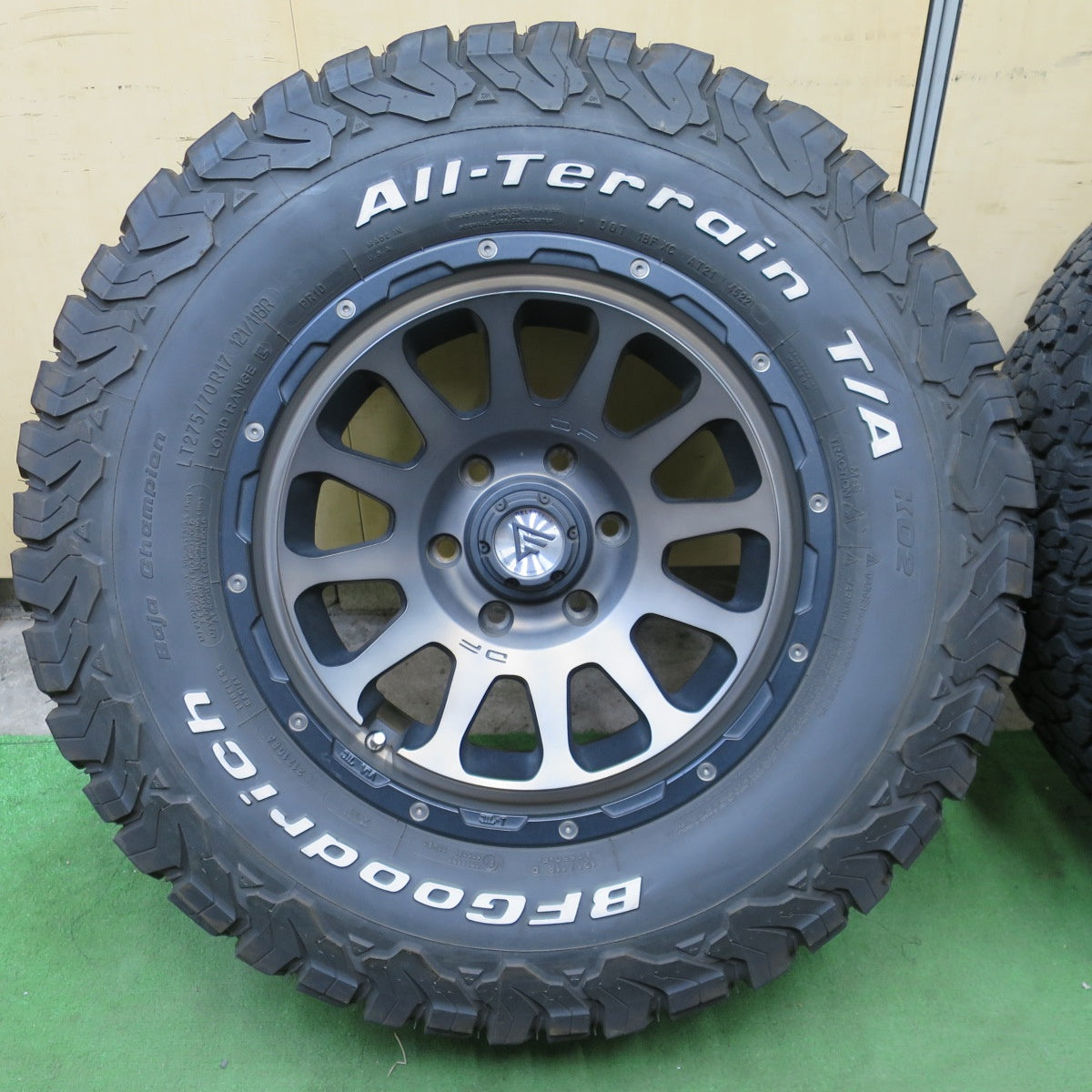 バリ溝！22年！キレイ！9分◎DELTA FORCE CRIMSON 275/70R17 121/118R BFグッドリッチ All-Terrain T/A デルタ フォース 17インチ PCD139.7/6H◎6082501NGノ