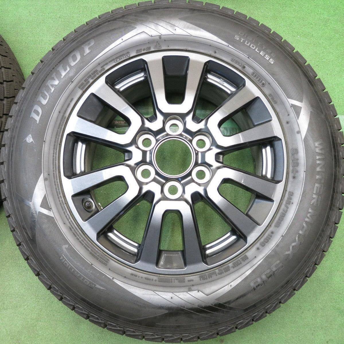 バリ溝！23年！キレイ！9.5分◎トヨタ ランクル 250 GX グレード 純正 245/70R18 スタッドレス ダンロップ ウインターマックス SJ8 SJ8+ 18インチ PCD139.7/6H◎6100407HAス