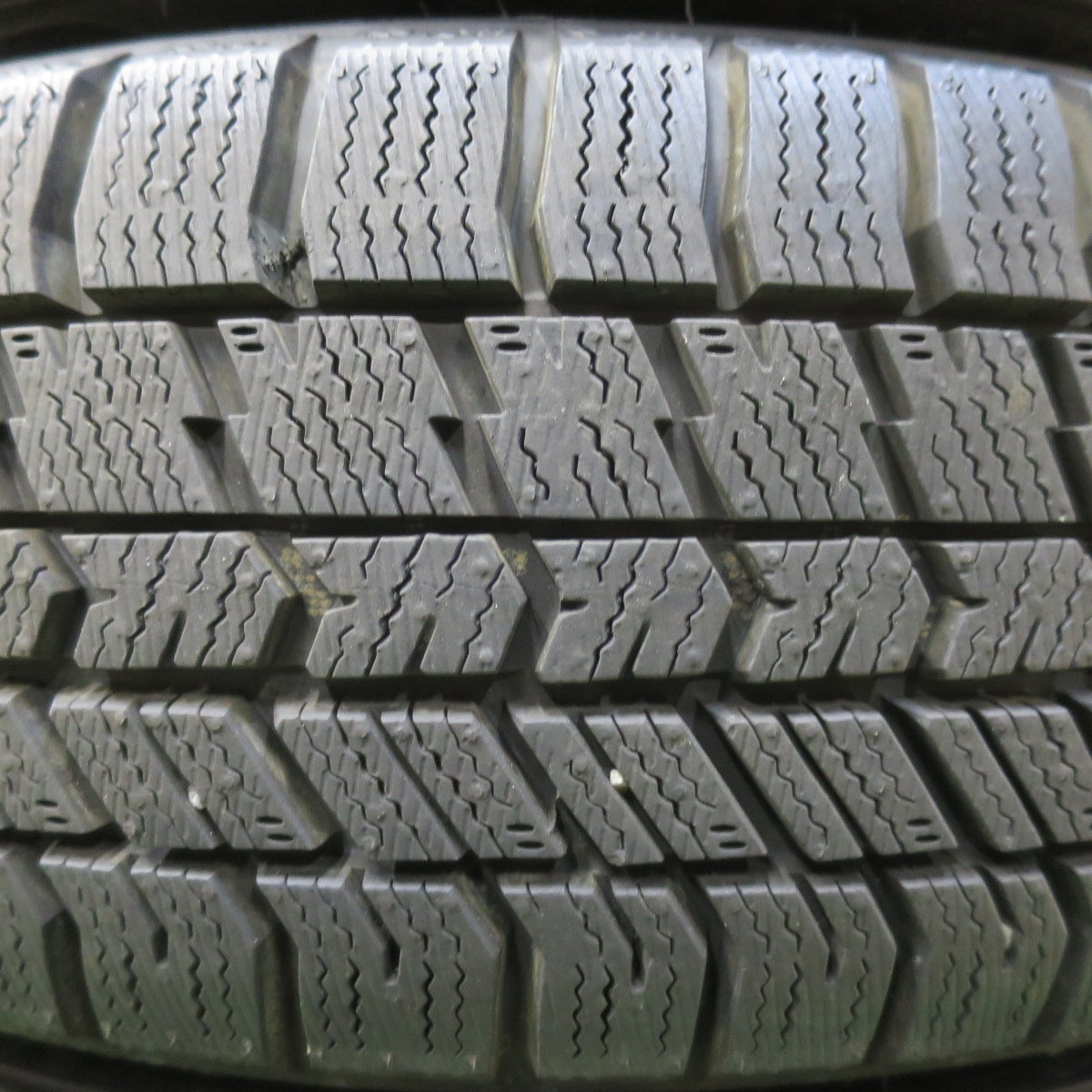 超バリ溝！23年！キレイ！ほぼ10分★スタッドレス 165/65R14 グッドイヤー アイスナビ8 ravrion RS01 ラブリオン 14インチ PCD100/4H★5120611イス