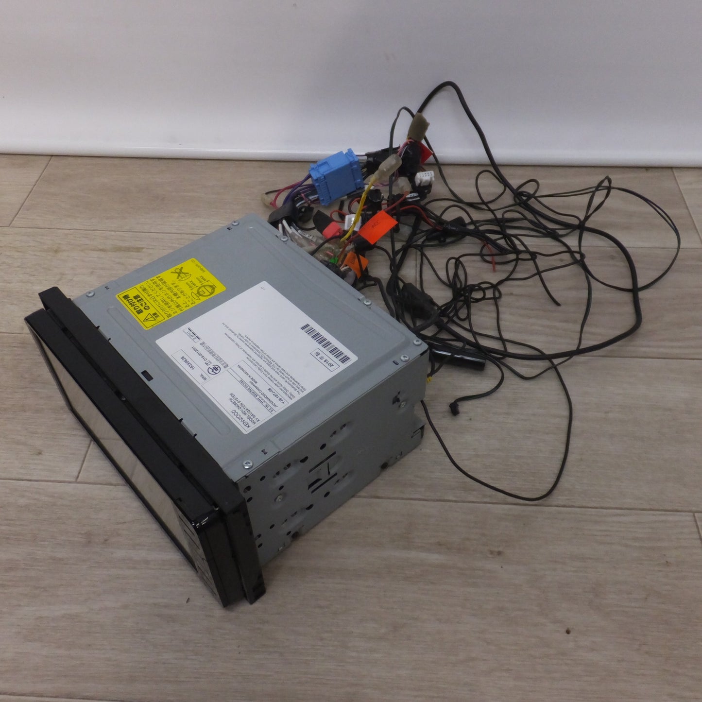 [送料無料] ★ケンウッド KENWOOD AVナビゲーションシステム MDV-D405BTW[8]★