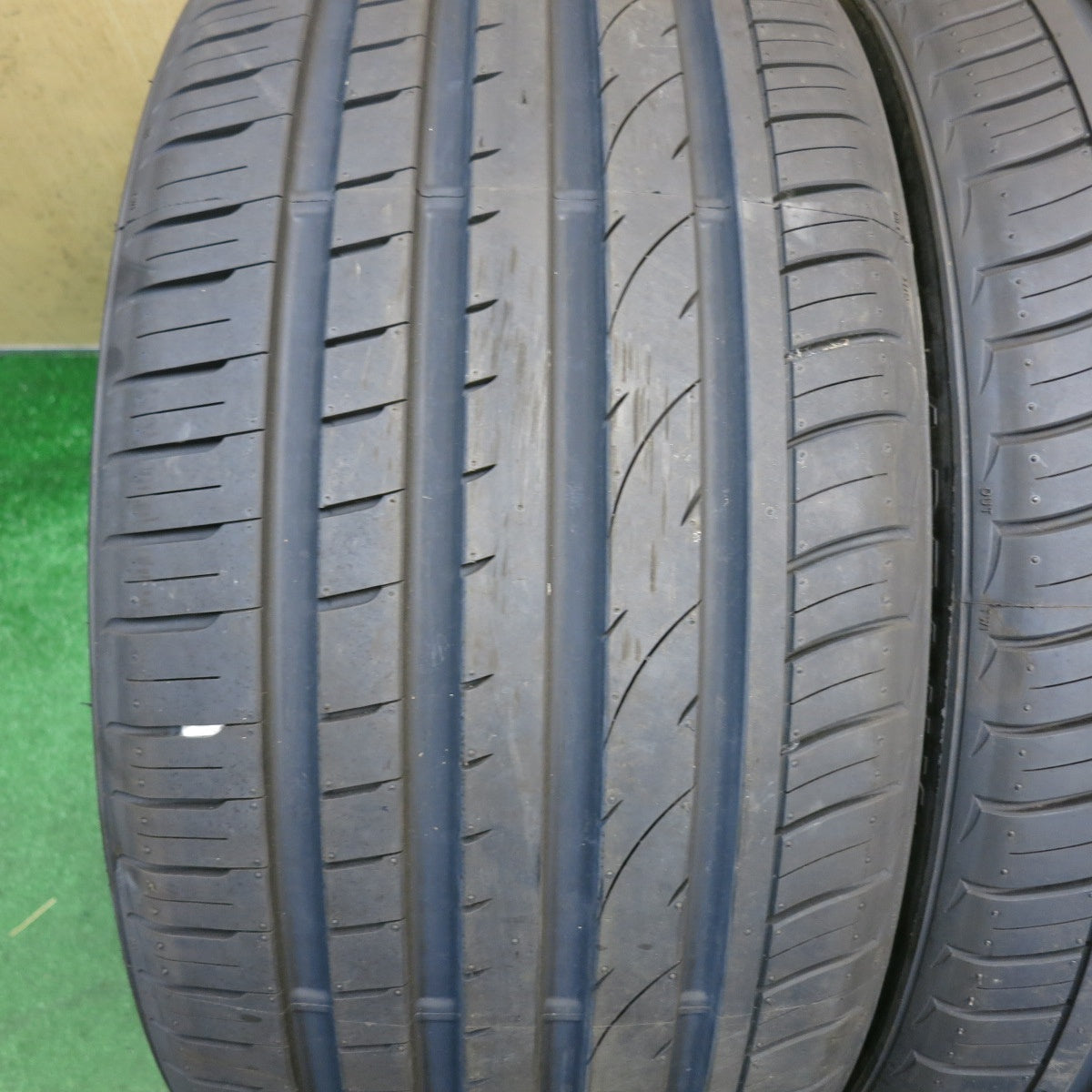 ほぼ未使用！25年◎255/35R20 アプタニー SPORT macro RA301 タイヤ 20インチ アウディ A5 A6 A7 ボルボ V90 S90 等◎6082602KKノタ