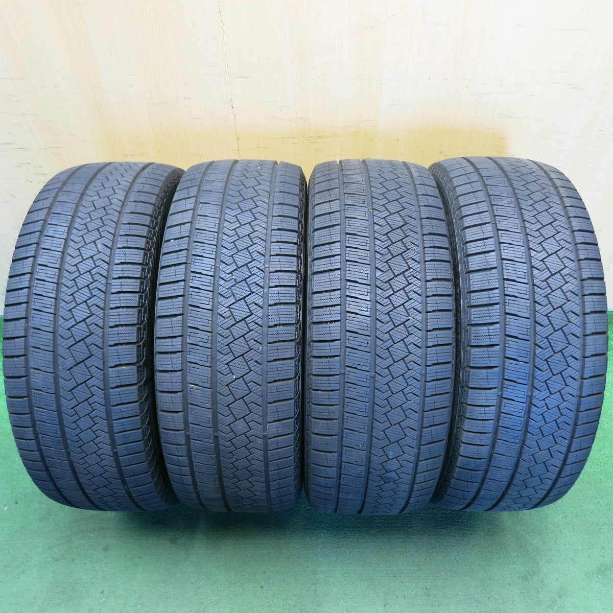 ほぼ未使用！24年！キレイ◎アウディ 等 EUROAXIS CROSS Edge 255/40R20 スタッドレス ピレリ アイスゼロ アシンメトリコ ユーロアクシス クロスエッジ 20インチ PCD112/5H◎6081404HAス