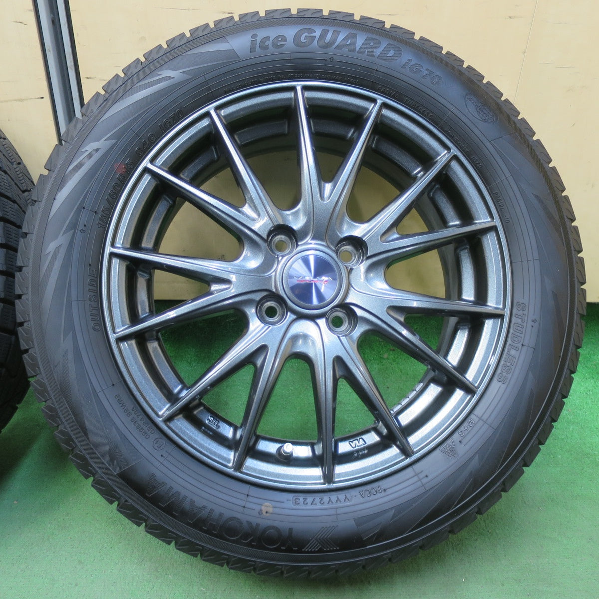 バリ溝！23年！キレイ！9.5分★スタッドレス 185/60R15 ヨコハマ アイスガード iG70 VELVA SPORTZ ヴェルヴァ 15インチ PCD100/4H★5110703イス