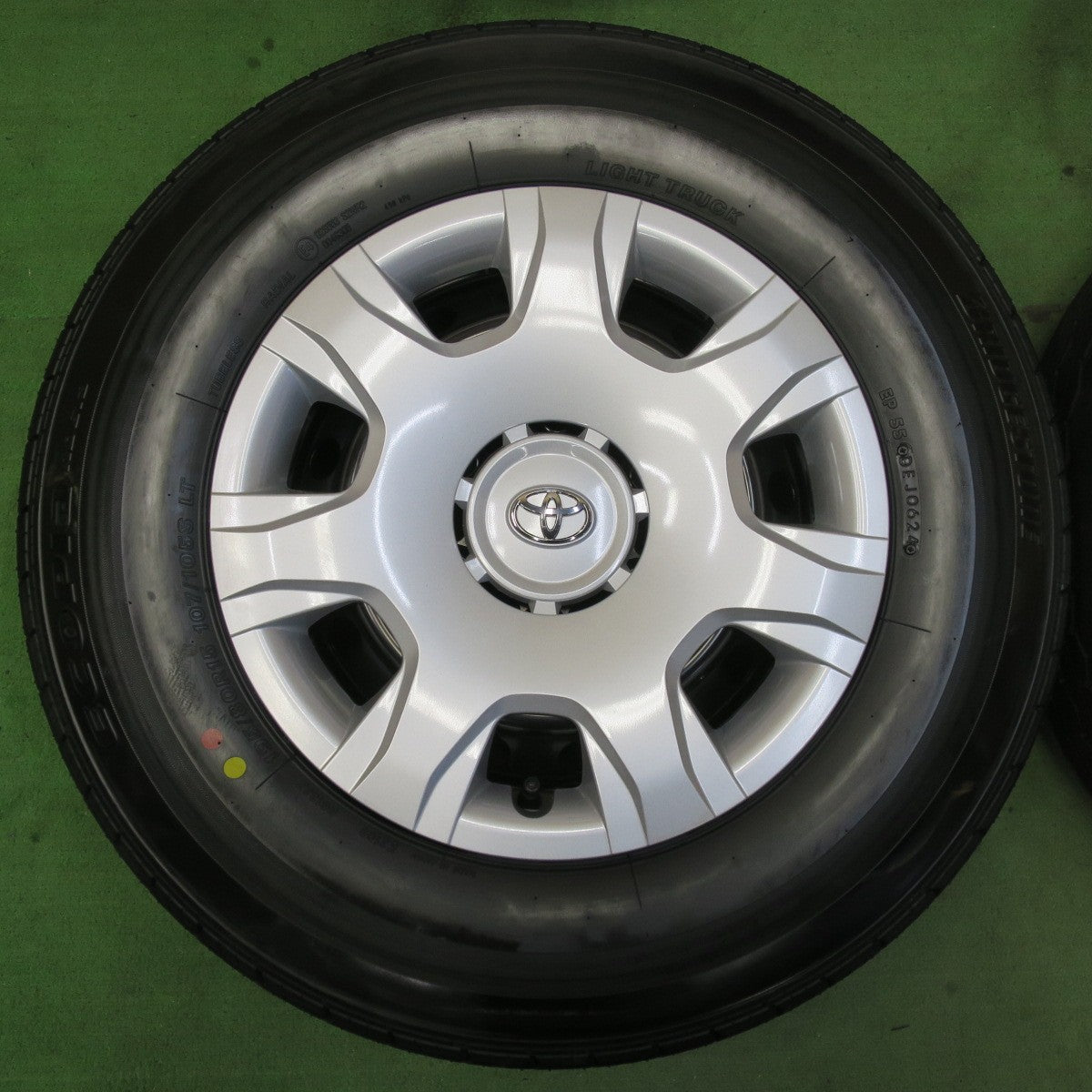新車外し！24年★トヨタ 200系 ハイエース 純正 スチール 195/80R15 107/105S ブリヂストン エコピア RD613 15インチ PCD139.7/6H★5051301イノ