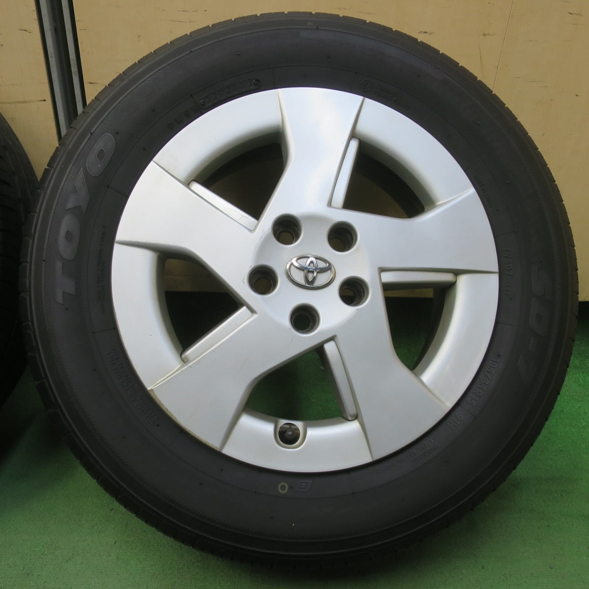 バリ溝！23年！9.5分★トヨタ 30系 プリウス 純正 195/65R15 トーヨー SD-7 15インチ PCD100/5H★6040408イノ