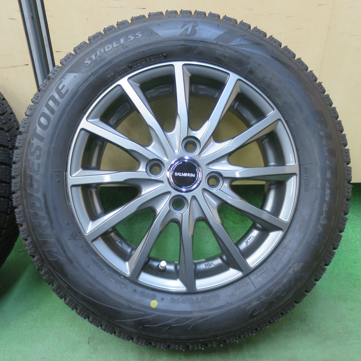 未使用！23年★スタッドレス 165/70R14 ブリヂストン ブリザック VRX2 BALMINUM AR12 バルミナ 14インチ PCD100/4H★6021704イス