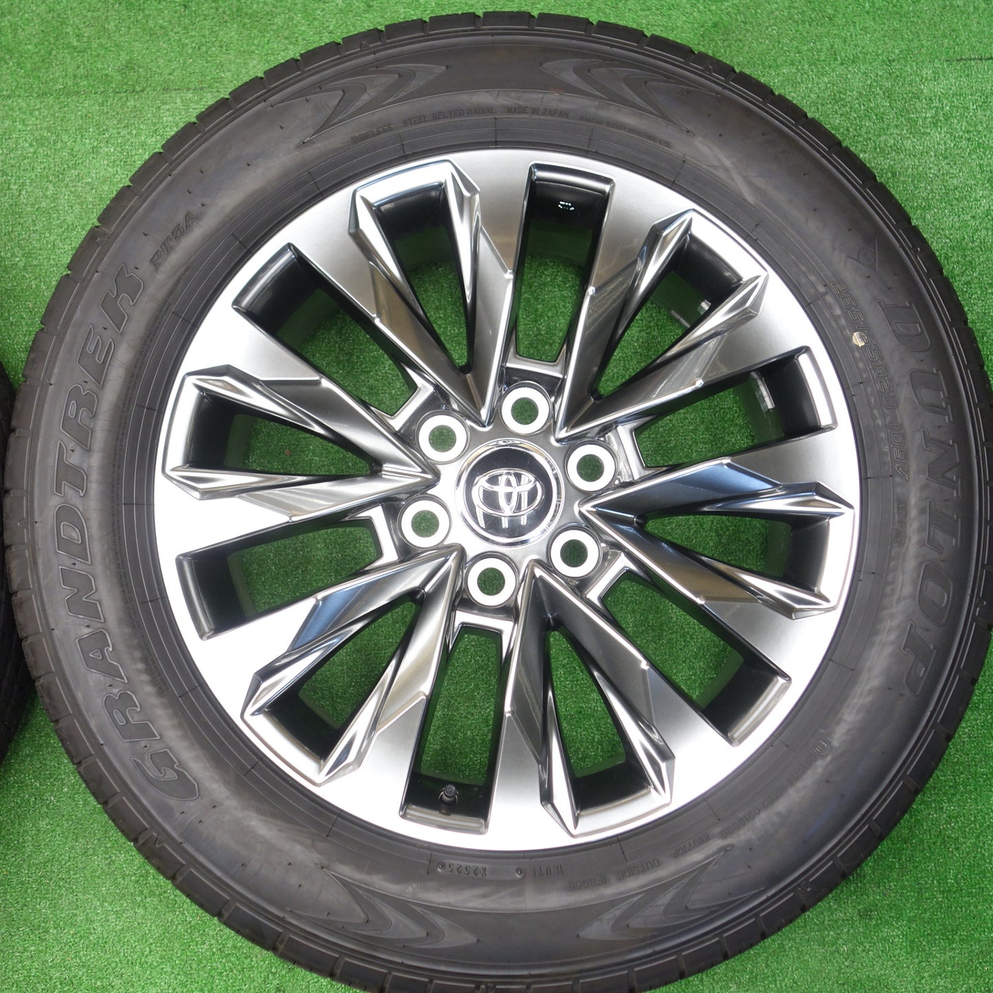 新車外し！25年★トヨタ ランクル 300 ZX 純正 265/55R20 ダンロップ グラントレック PT5A 20インチ PCD139.7/6H★5121401KTノ