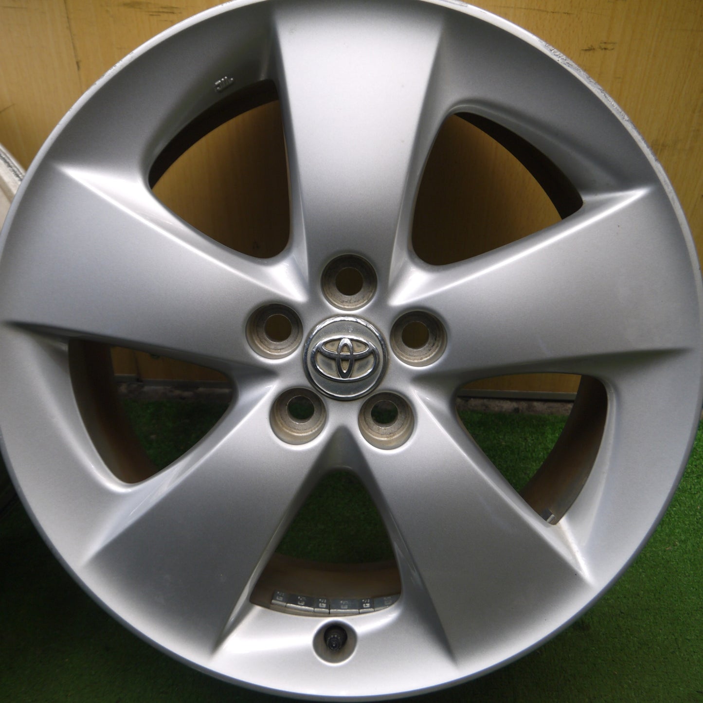 *送料無料* 4本価格★トヨタ 30系 プリウス S ツーリング 純正 ホイール 17インチ 17×7J PCD100/5H★4050809Hホ