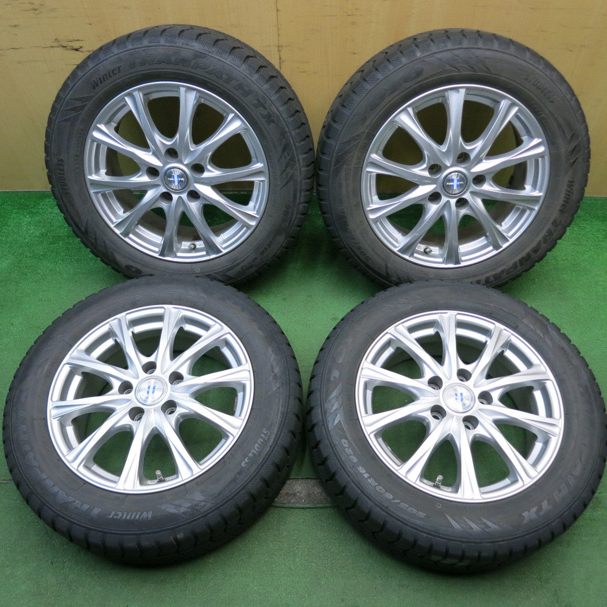 バリ溝！9.5分★スタッドレス 205/60R16 トーヨー ウインター トランパス TX NEXTA ネクスタ 16インチ PCD114.3/5H★5053108HAス