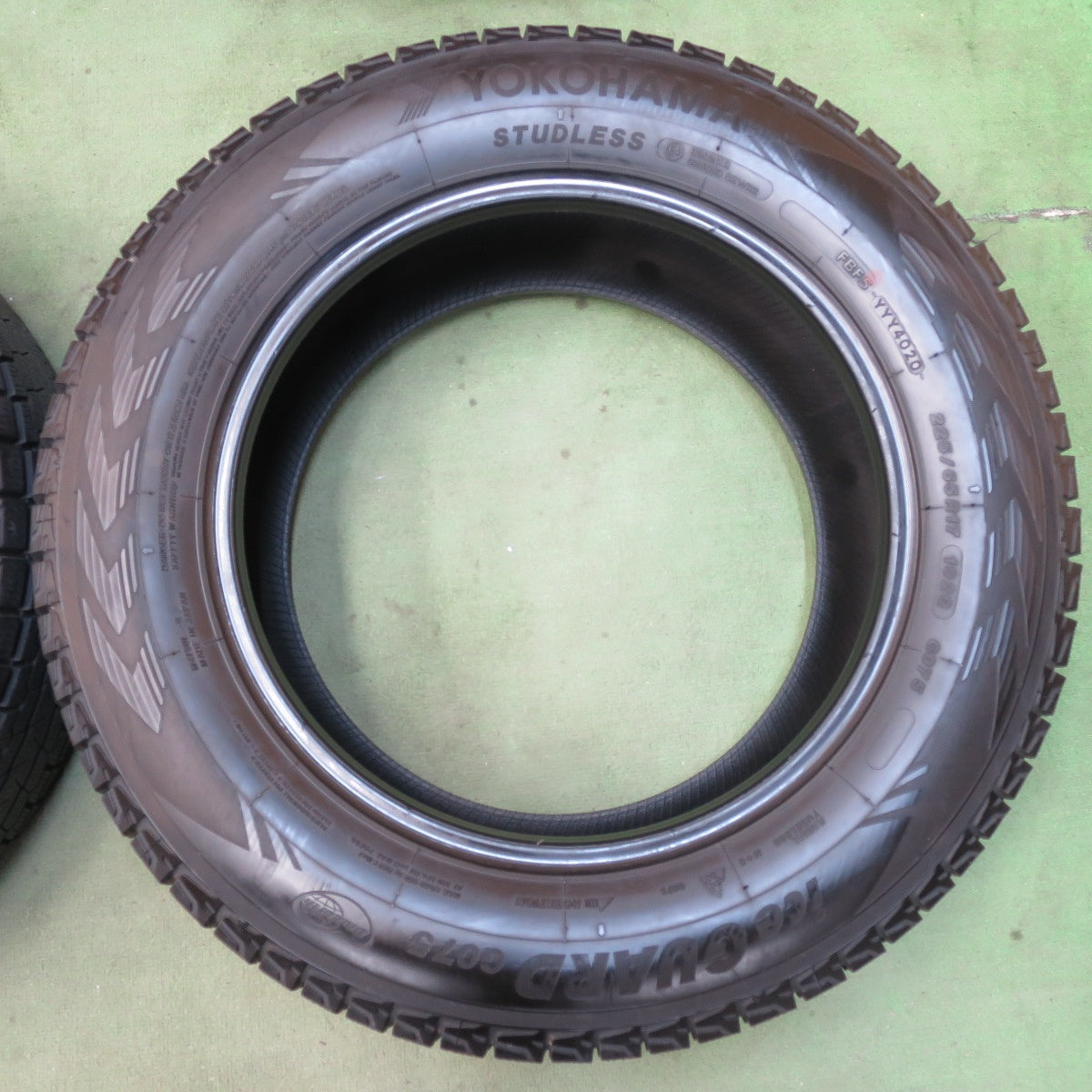 バリ溝！8.5分★スタッドレス 225/65R17 ヨコハマ アイスガード G075 タイヤ 17インチ ハリアー RAV4 エクストレイル 等★5112406イスタ