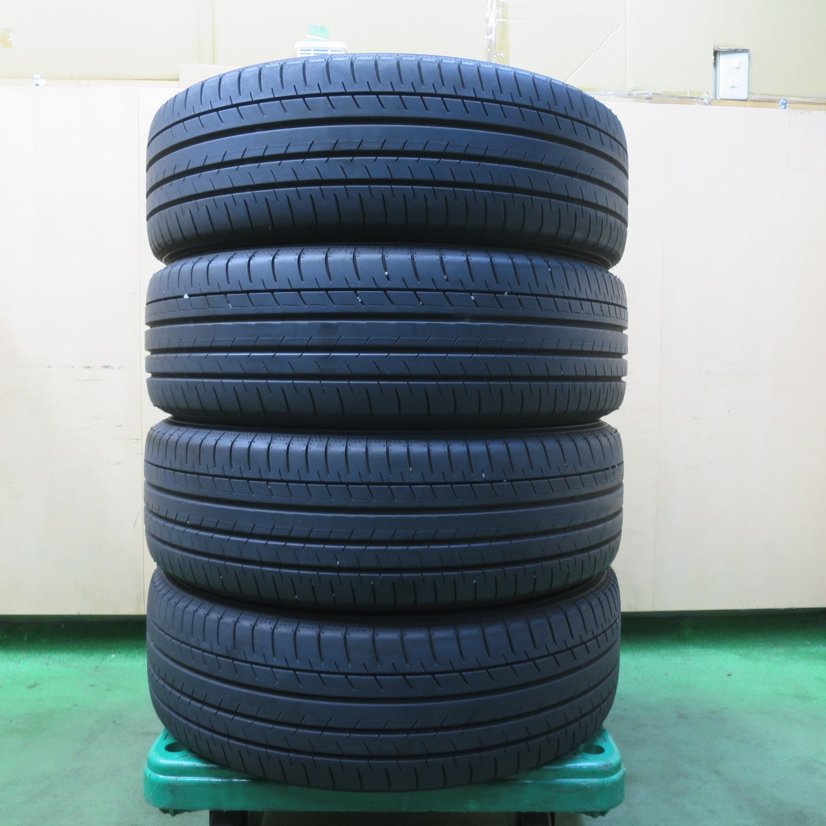 バリ溝！24年！キレイ！9.5分★トヨタ 60系 プリウス Zグレード 純正 195/50R19 ヨコハマ BluEarth-GT AE51 ブルーアース 19インチ PCD114.3/5H★5121307イノ