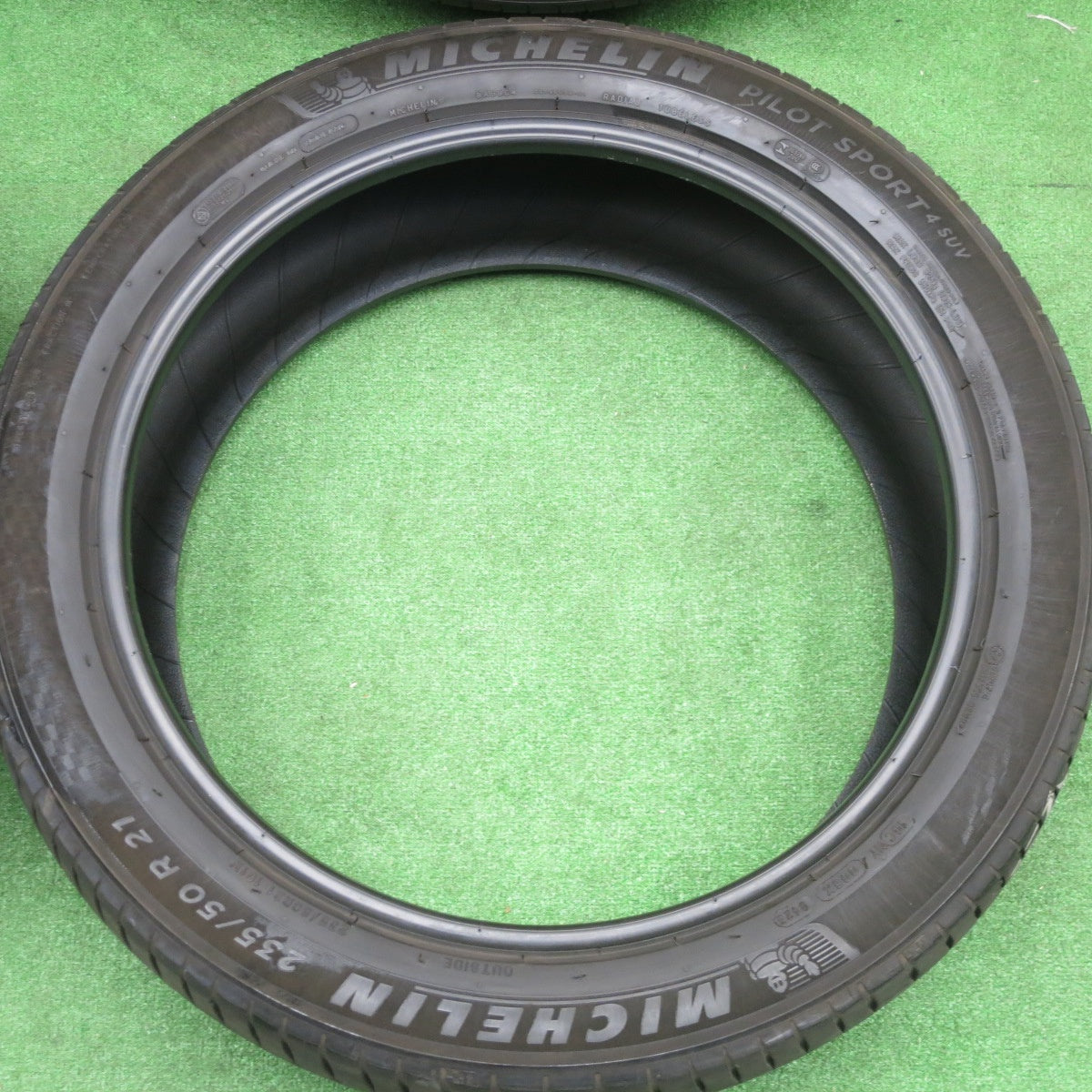 4本価格！23年★235/50R21 ミシュラン パイロットスポーツ4 SUV タイヤ 21インチ レクサス RX 等★6020402NKノタ