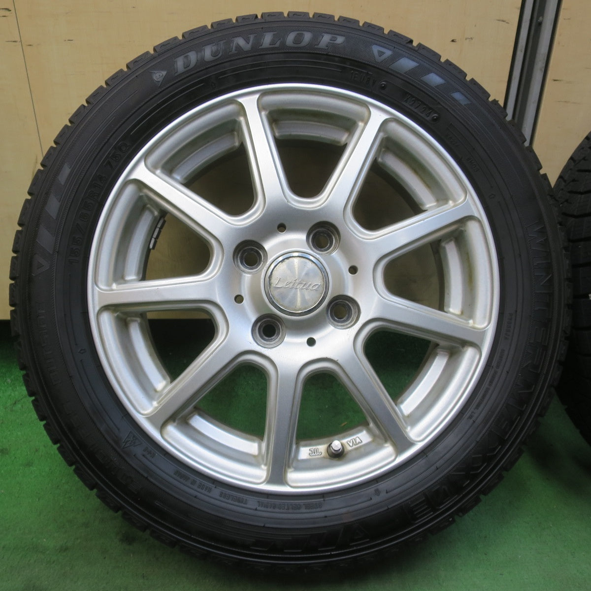 バリ溝！24年！ほぼ10分★スタッドレス 155/65R14 ダンロップ ウインターマックス 03 Leitua 社外 アルミ WM03 14インチ PCD100/4H★6021706イス