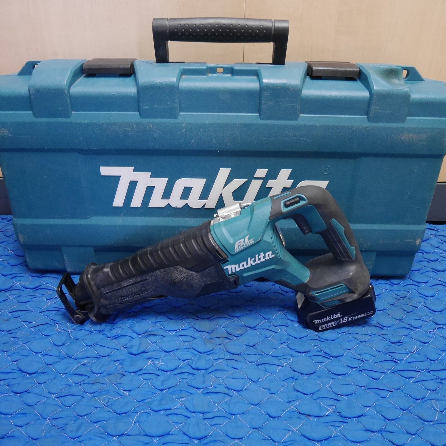 [送料無料] ☆マキタ 充電式 レシプロソー JR187D 電動 工具 18V バッテリー BL1860B セーバーソー セーバソー 電気 ノコギリ のこぎり makita☆