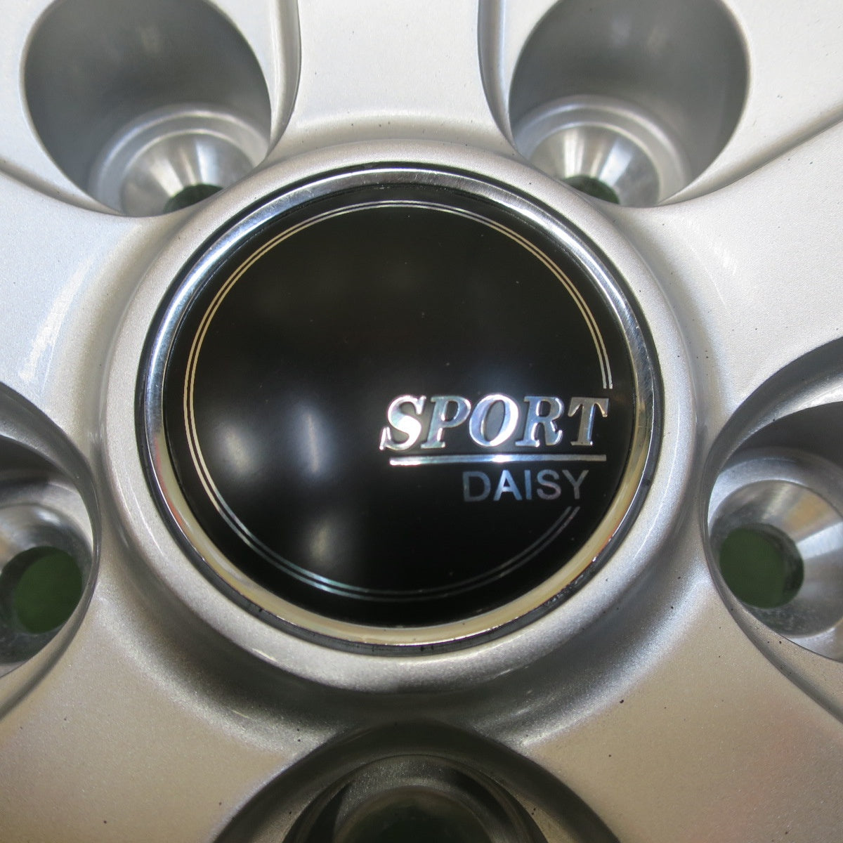 未使用！23年★スタッドレス 215/60R17 ダンロップ ウインターマックス WM02 SPORT DAISY スポルト デイジー 17インチ PCD114.3/5H★5112409イス