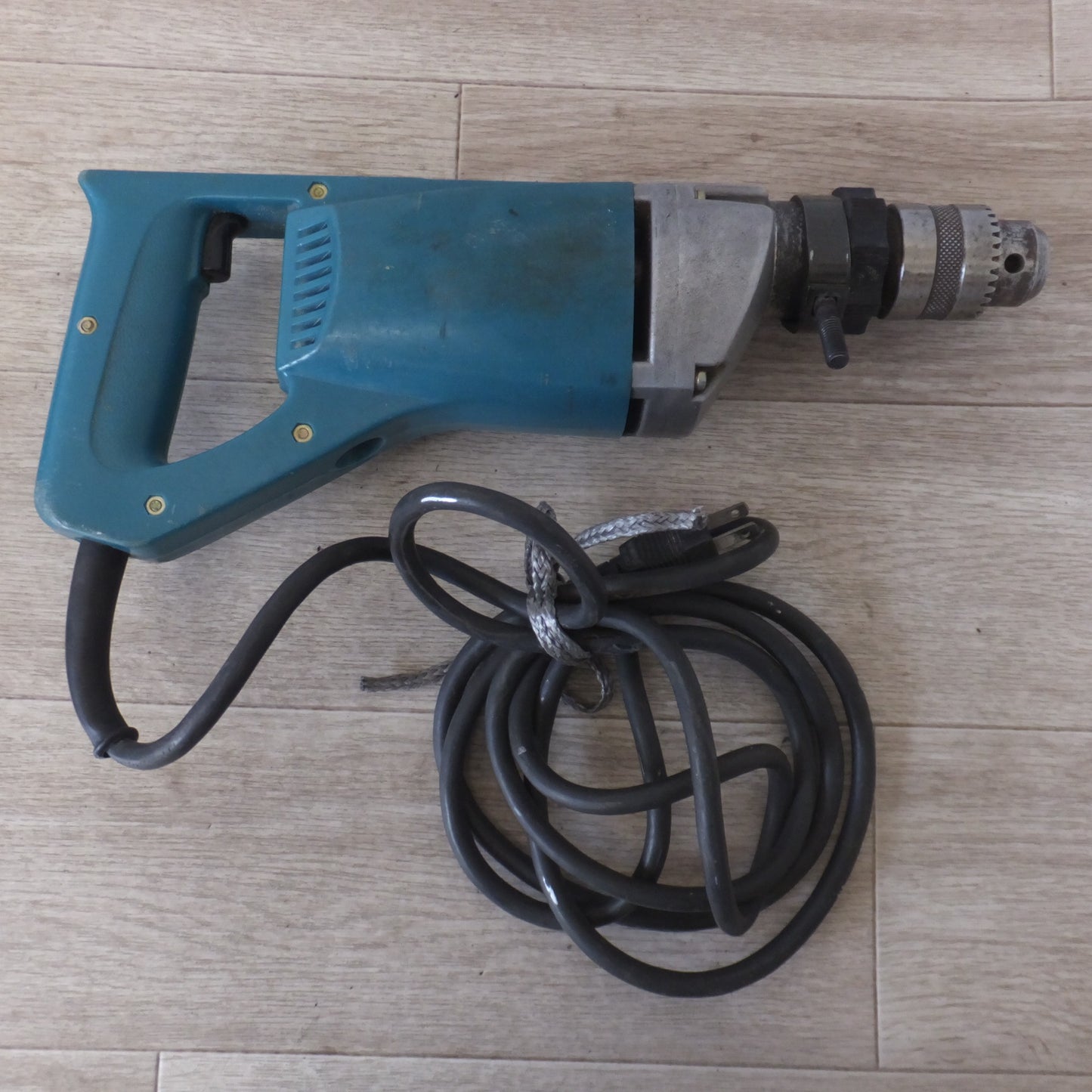 [送料無料] ★マキタ makita 19mm 2スピード震動ドリル 8419B　100V 580W 50-60Hz 6A★