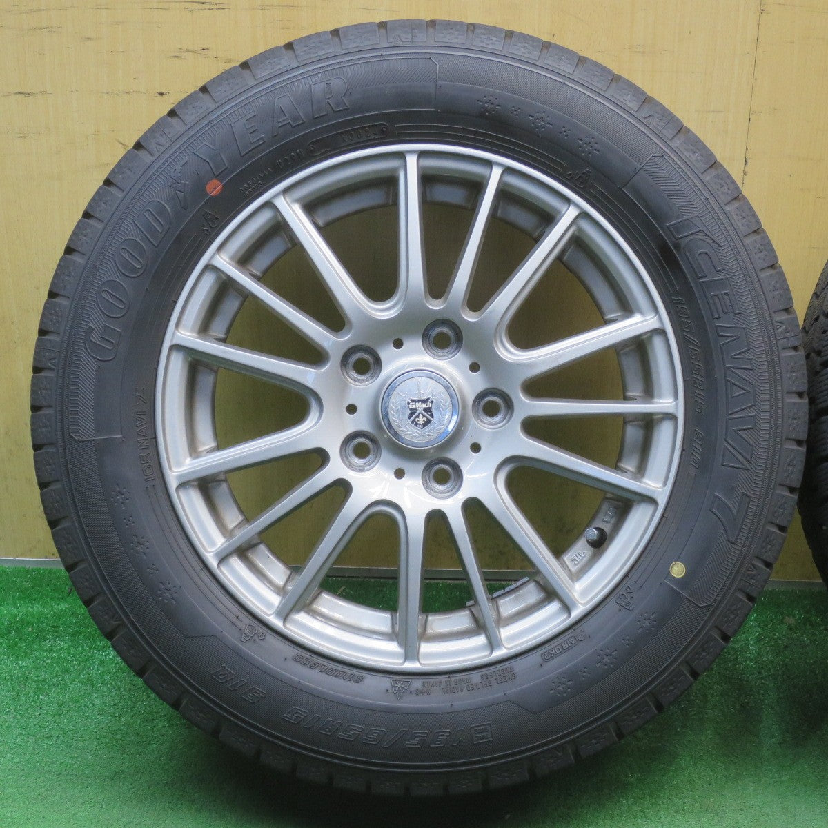 バリ溝！24年！9.5分以上◎スタッドレス 195/65R15 グッドイヤー アイスナビ7 GMach 15インチ PCD114.3/5H◎6071802NJス